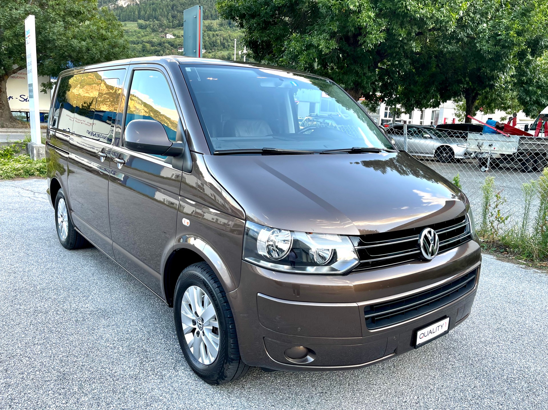 VW T5 Multivan 2.0 TDI CR Family Edition 25 DSG-image-0