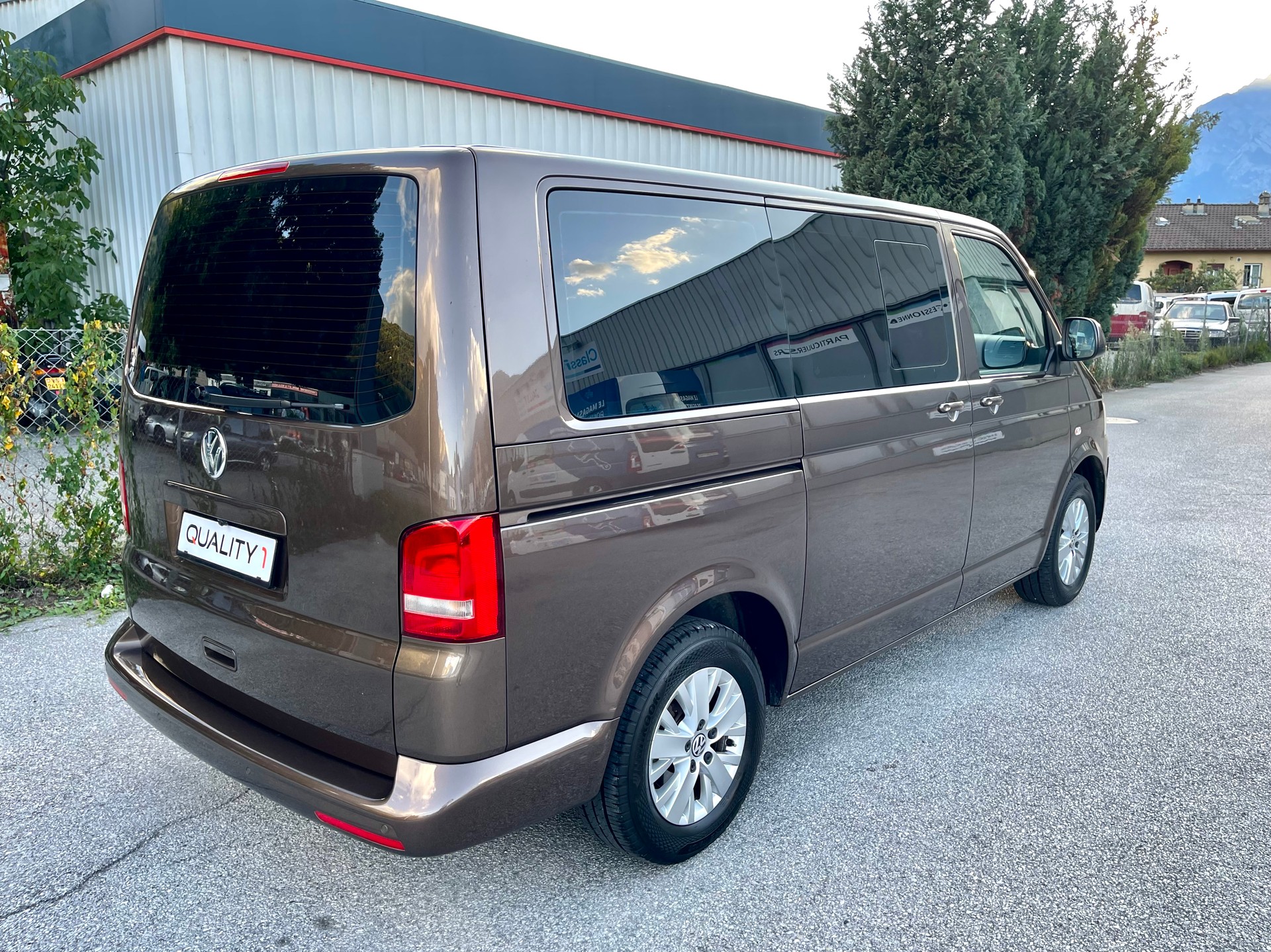 VW T5 Multivan 2.0 TDI CR Family Edition 25 DSG-image-18