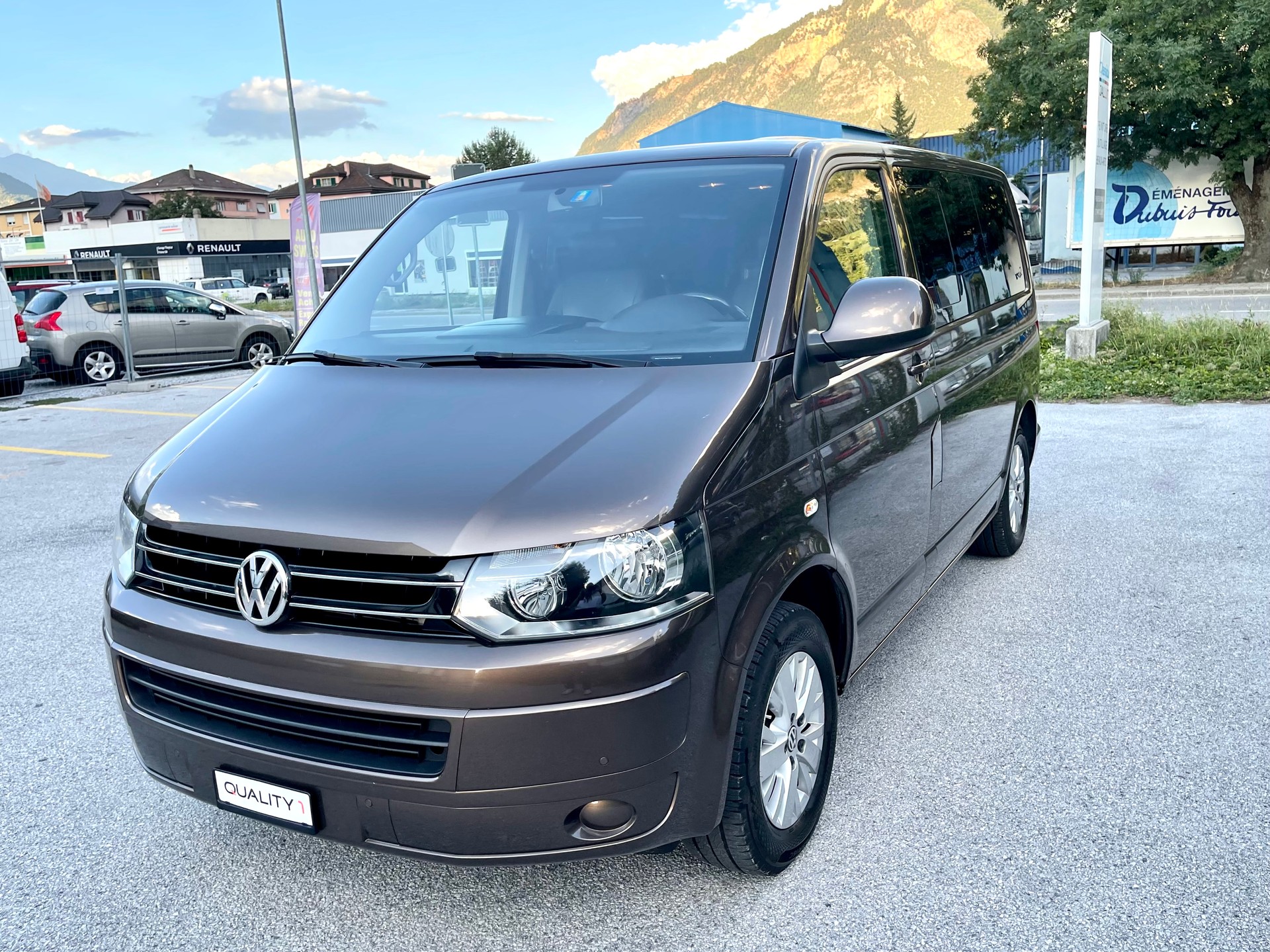 VW T5 Multivan 2.0 TDI CR Family Edition 25 DSG-image-24