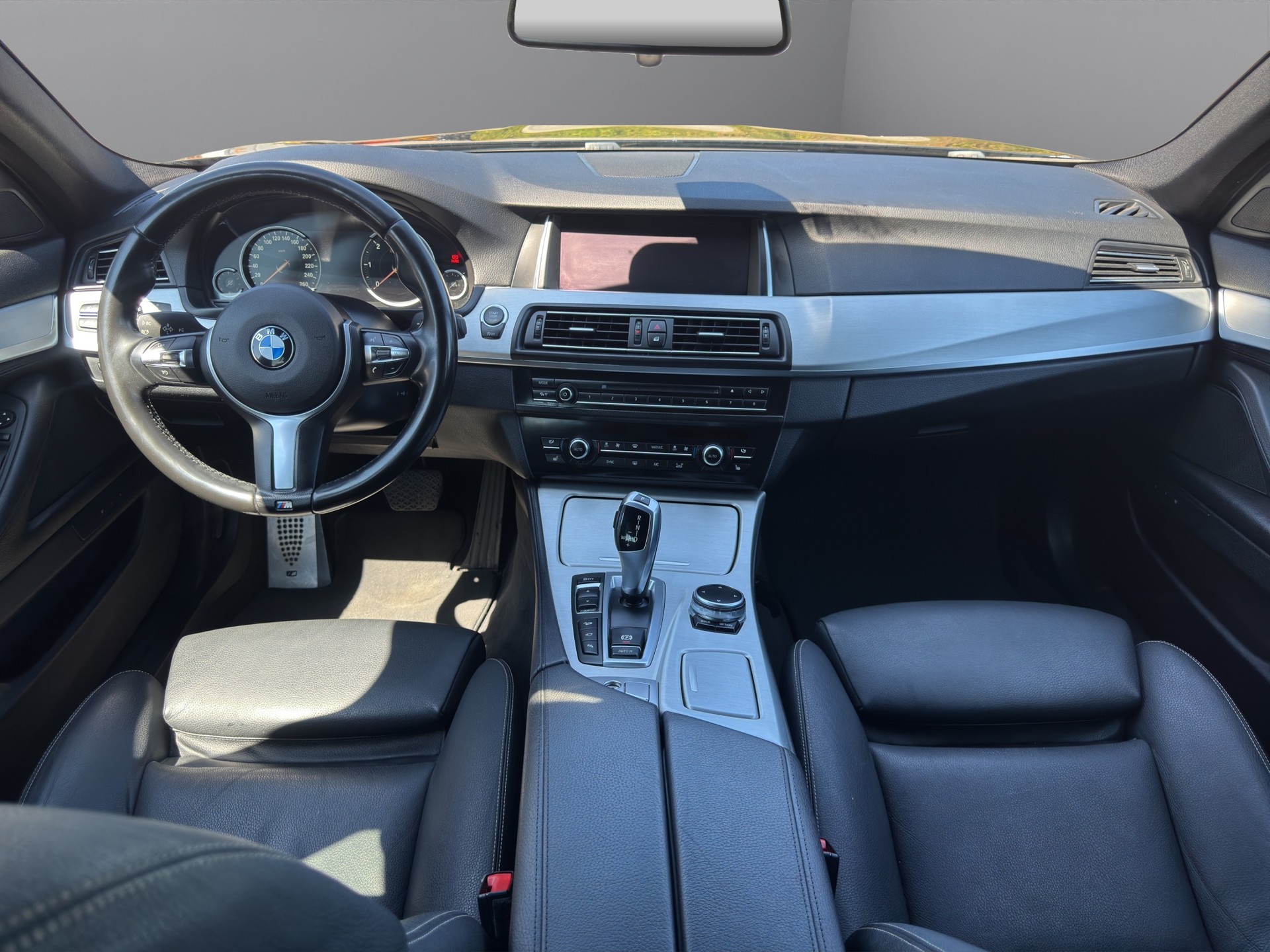 BMW 520d Touring xDrive Steptronic-image-14