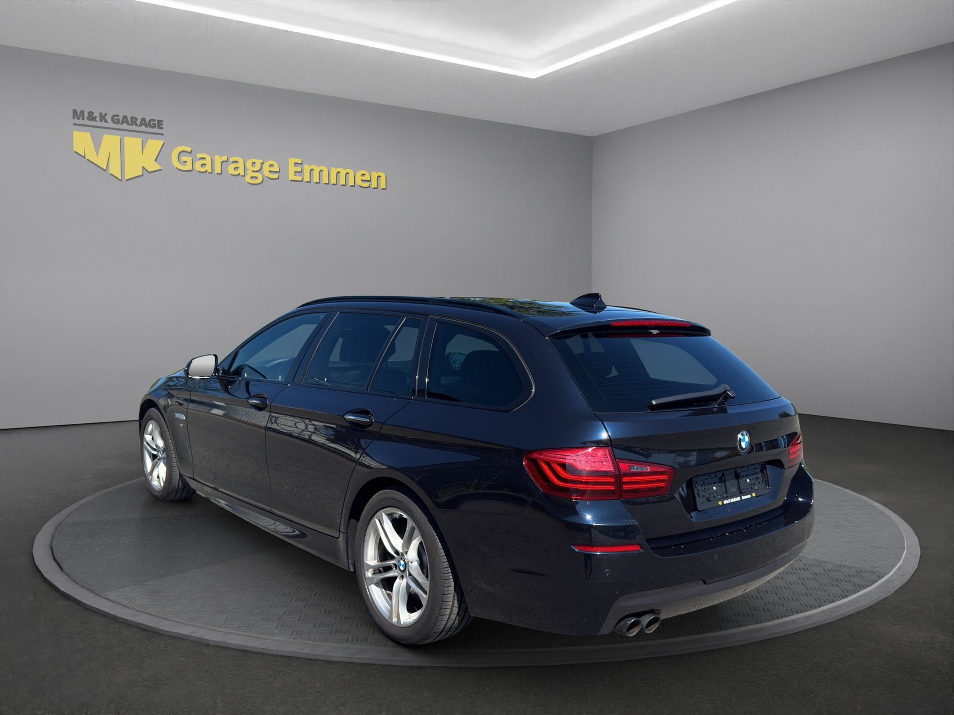 BMW 520d Touring xDrive Steptronic-image-2