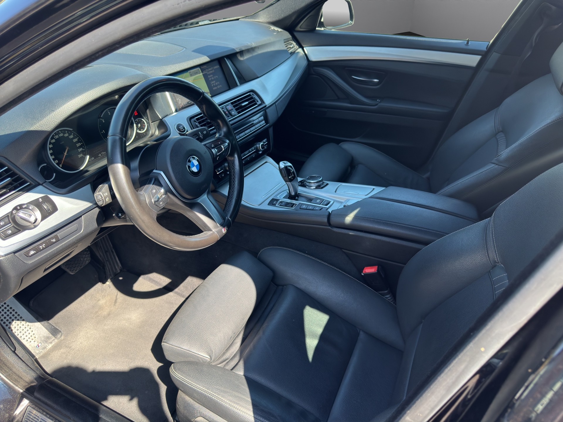 BMW 520d Touring xDrive Steptronic-image-10