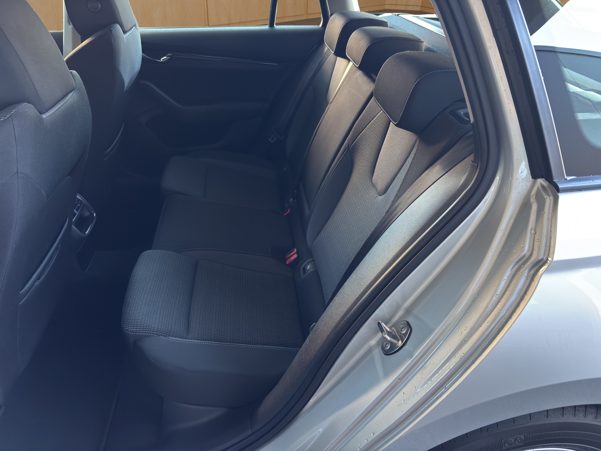 SKODA Octavia Combi 2.0 TDI DSG Ambition 4x4-image-7