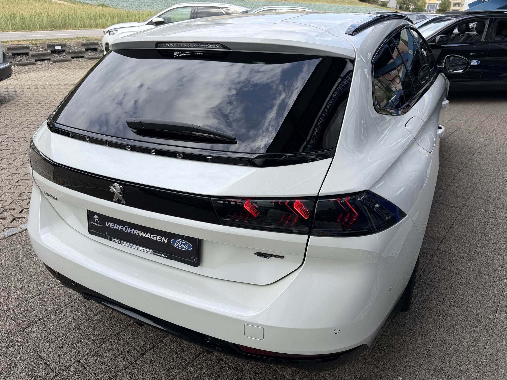 PEUGEOT 508 SW 2.0 BlueHDi 180 GT *Leder, Night Vision*-showroom-element-3