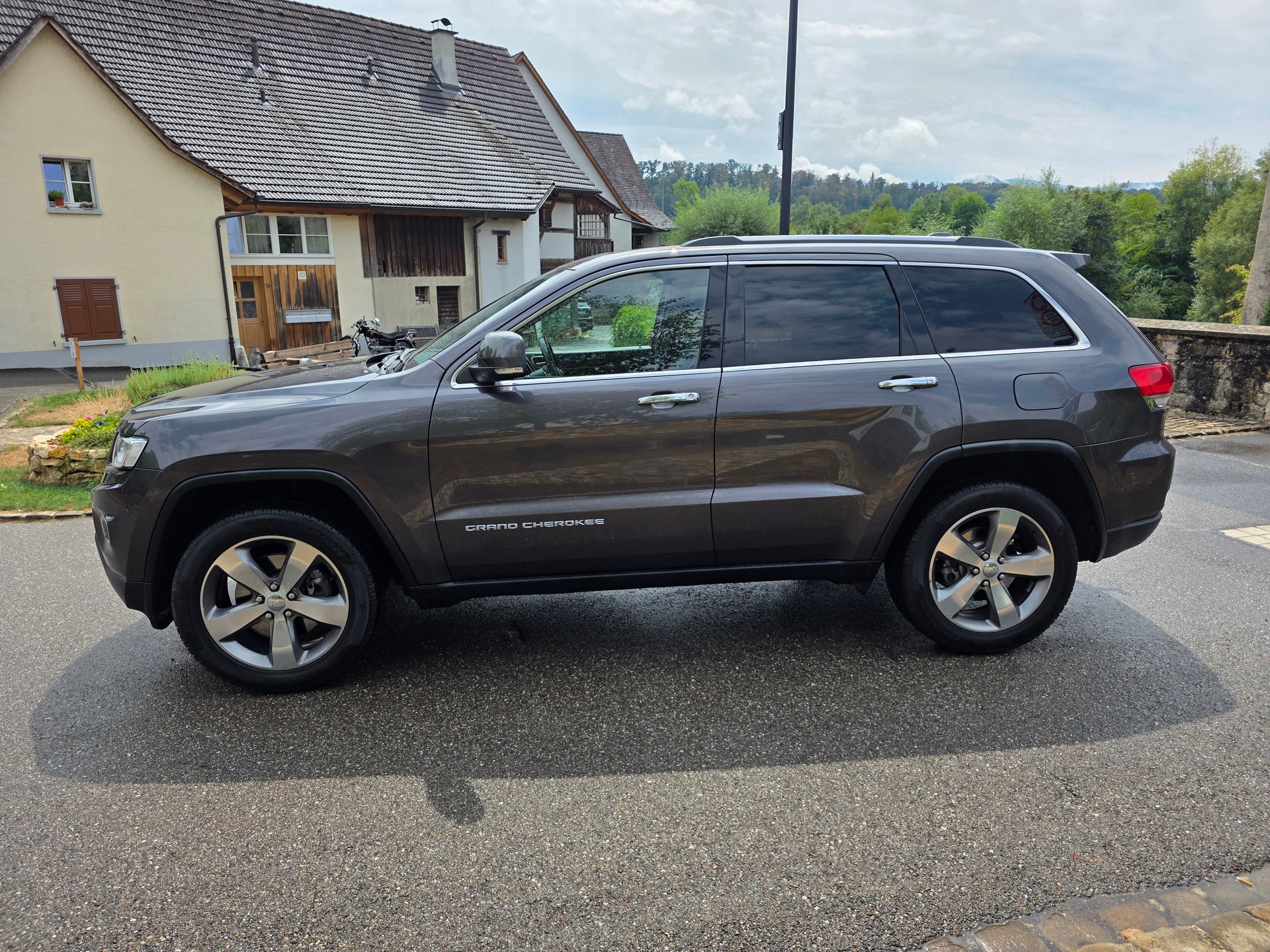 JEEP Grand Cherokee 3.0 CRD Limited Automatic-image-8