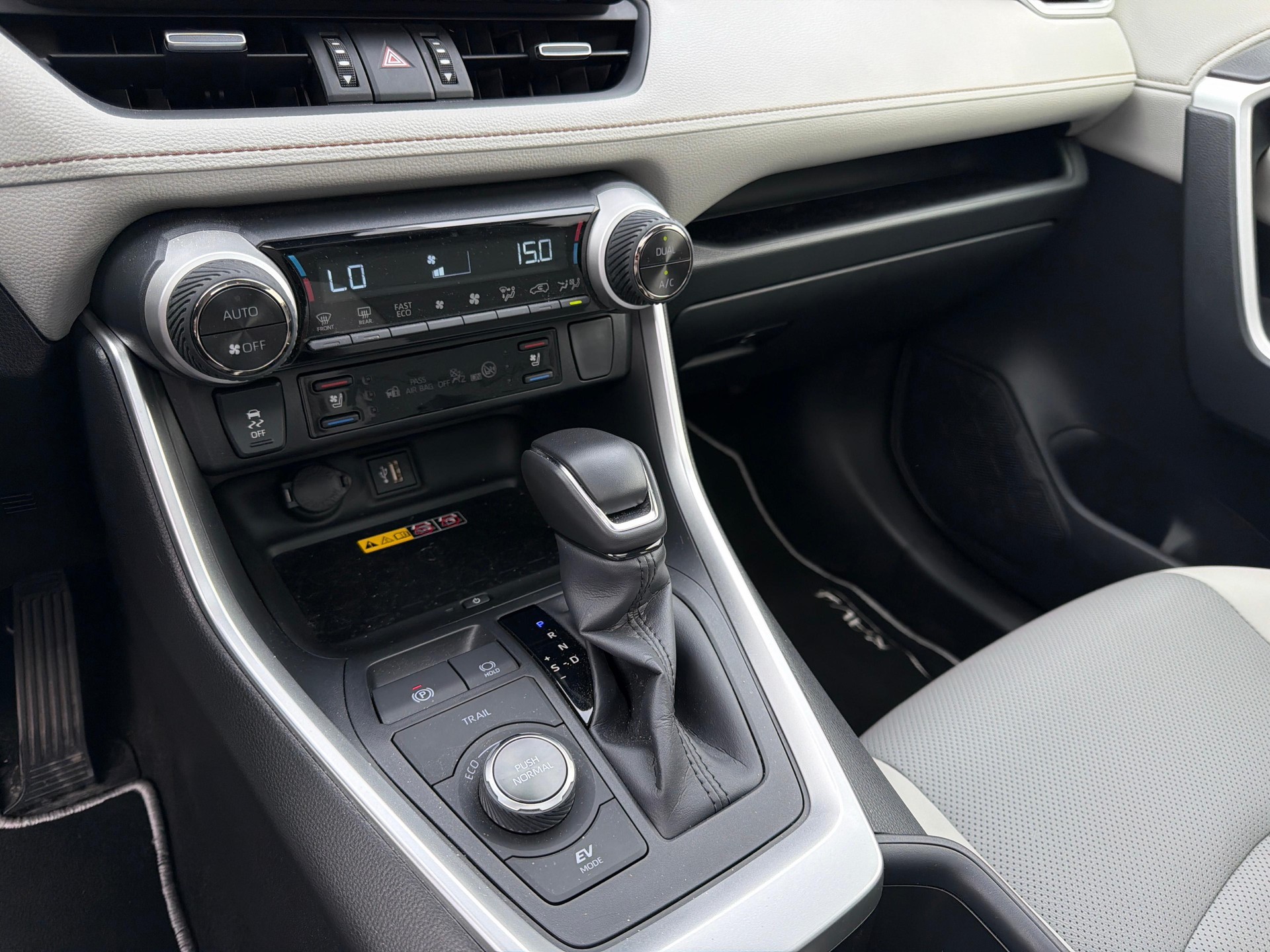 TOYOTA RAV4 2.5 HEV Premium-image-5