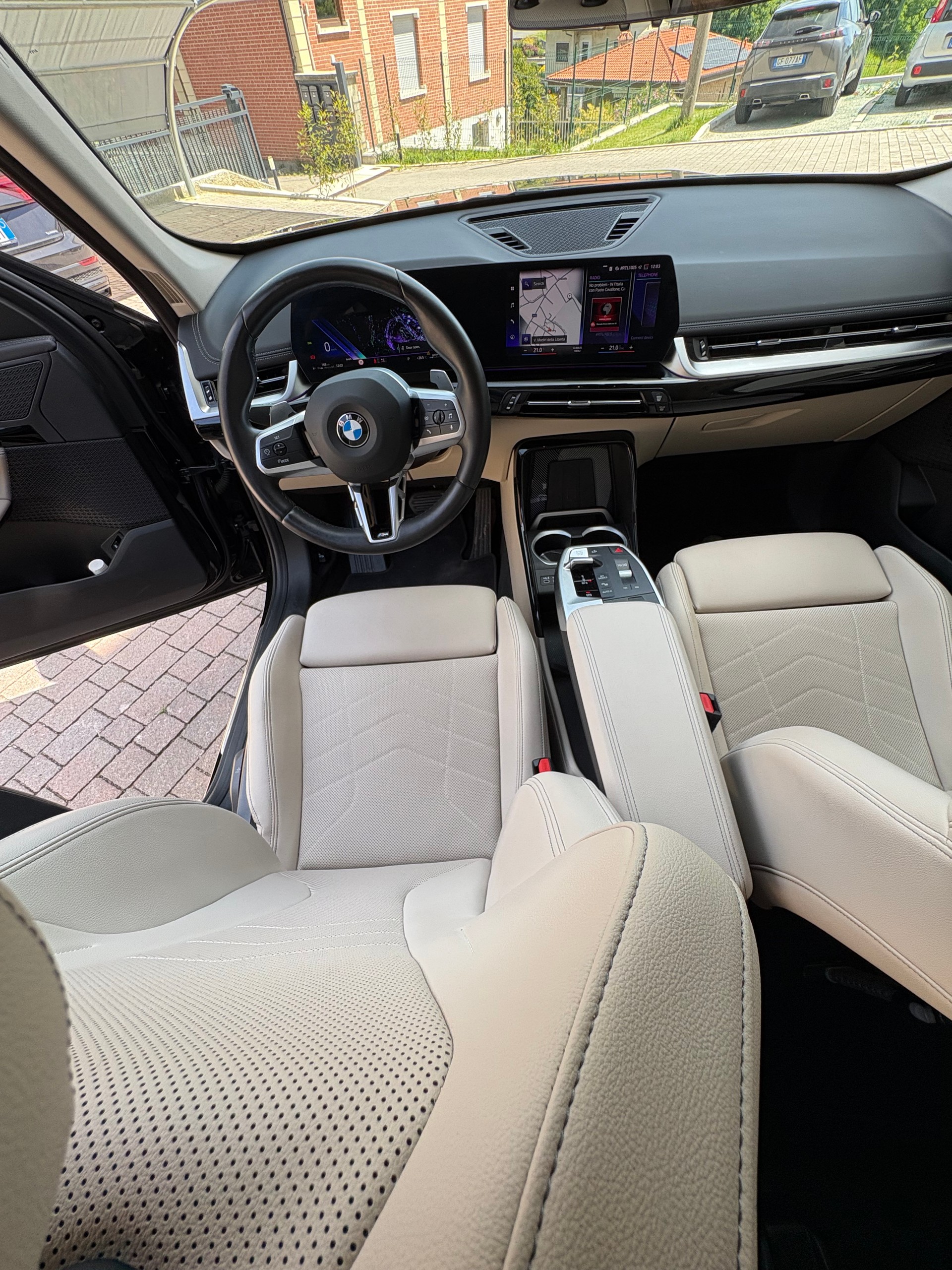 BMW 18i sDrive-image-1