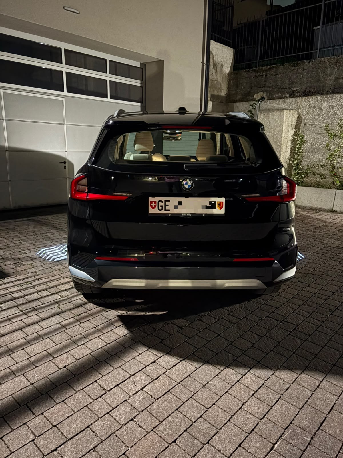 BMW 18i sDrive-image-5