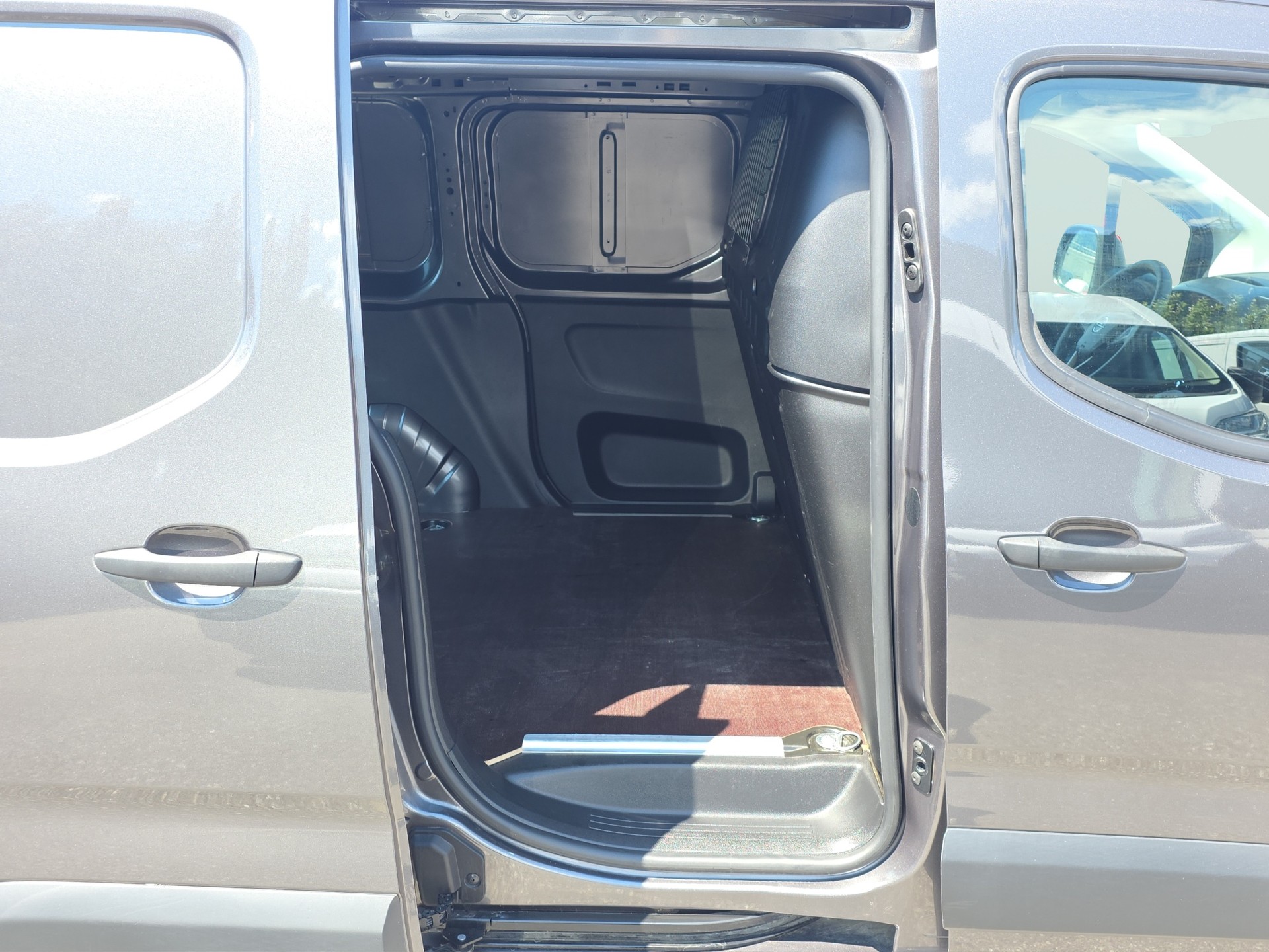 OPEL Combo Cargo 2.0 t 1.5 D Essentia S/S-image-12