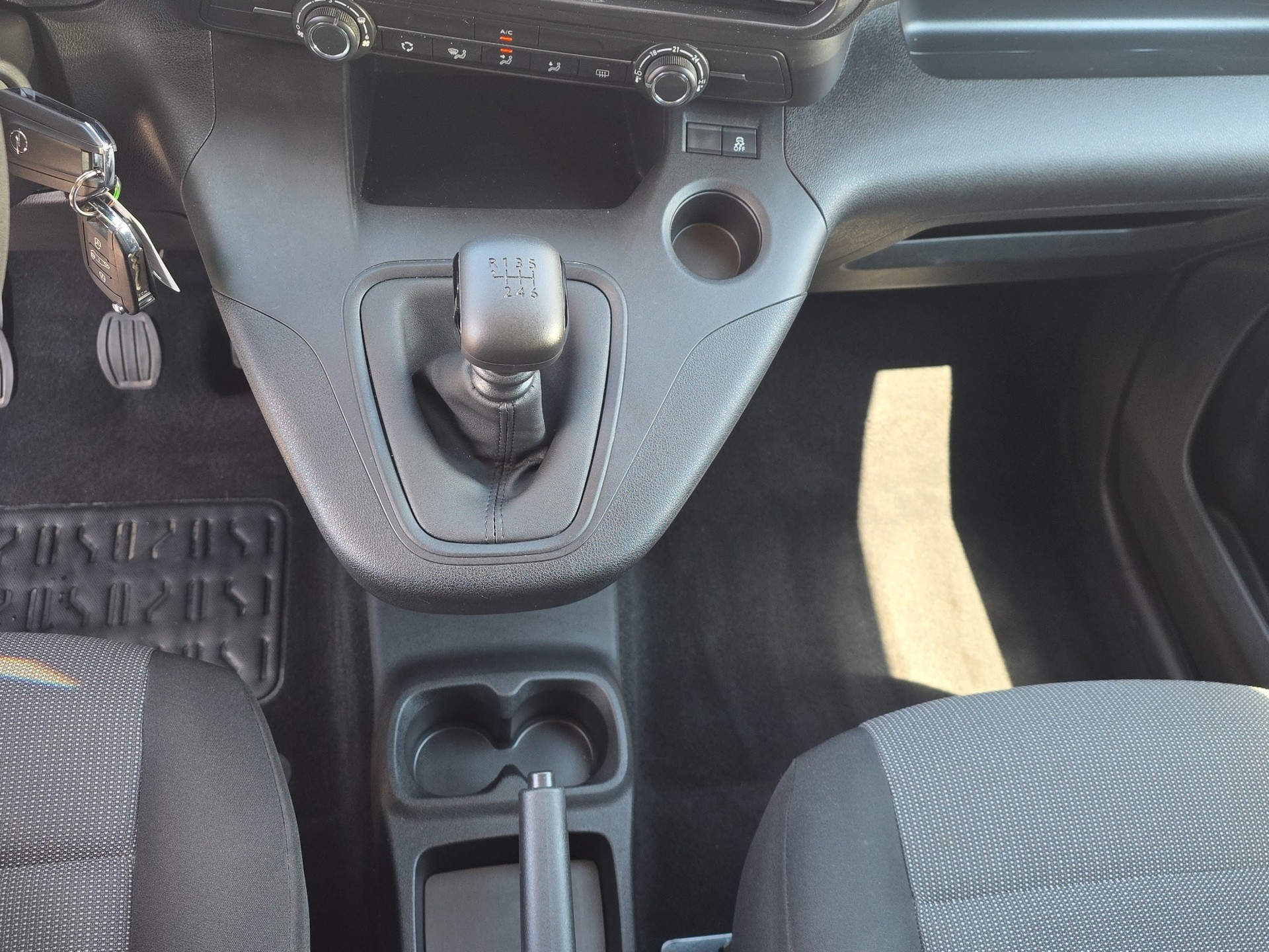 OPEL Combo Cargo 2.0 t 1.5 D Essentia S/S-image-9