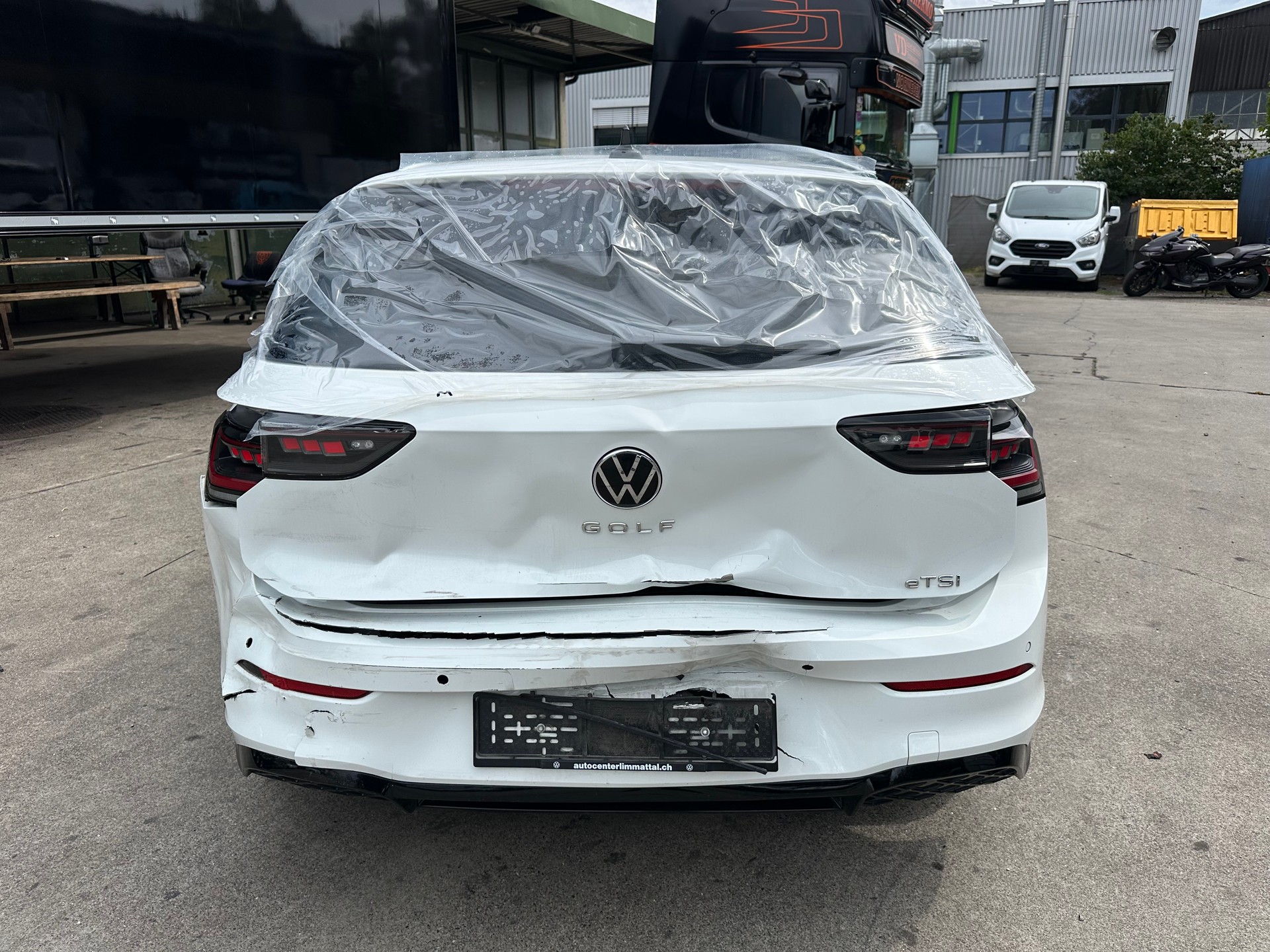 VW Golf 1.5 e TSI mHEV R-Line DSG-image-3