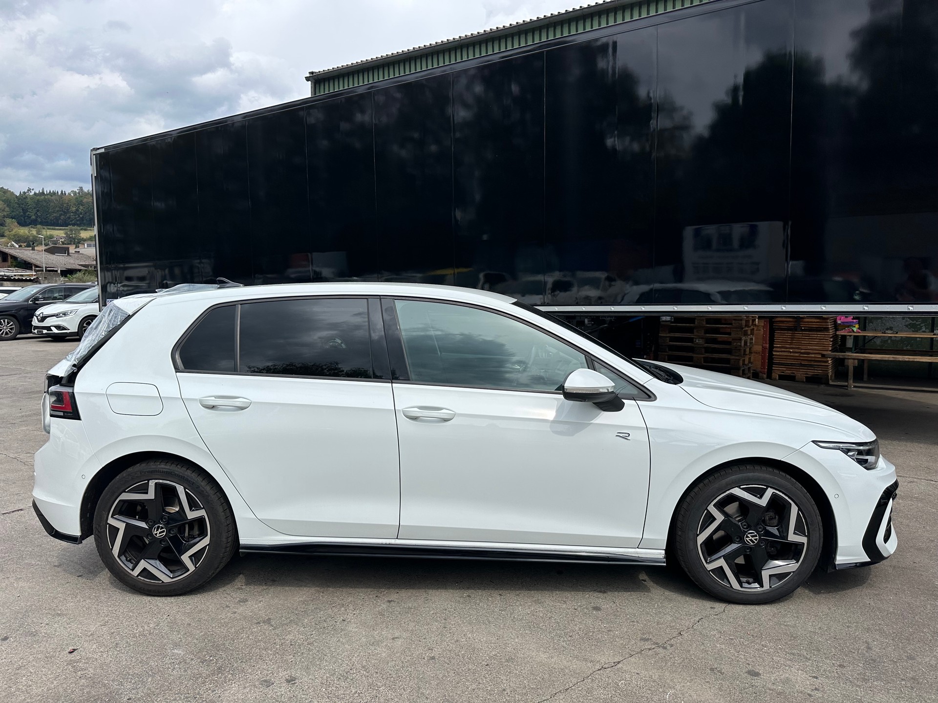 VW Golf 1.5 e TSI mHEV R-Line DSG-image-5