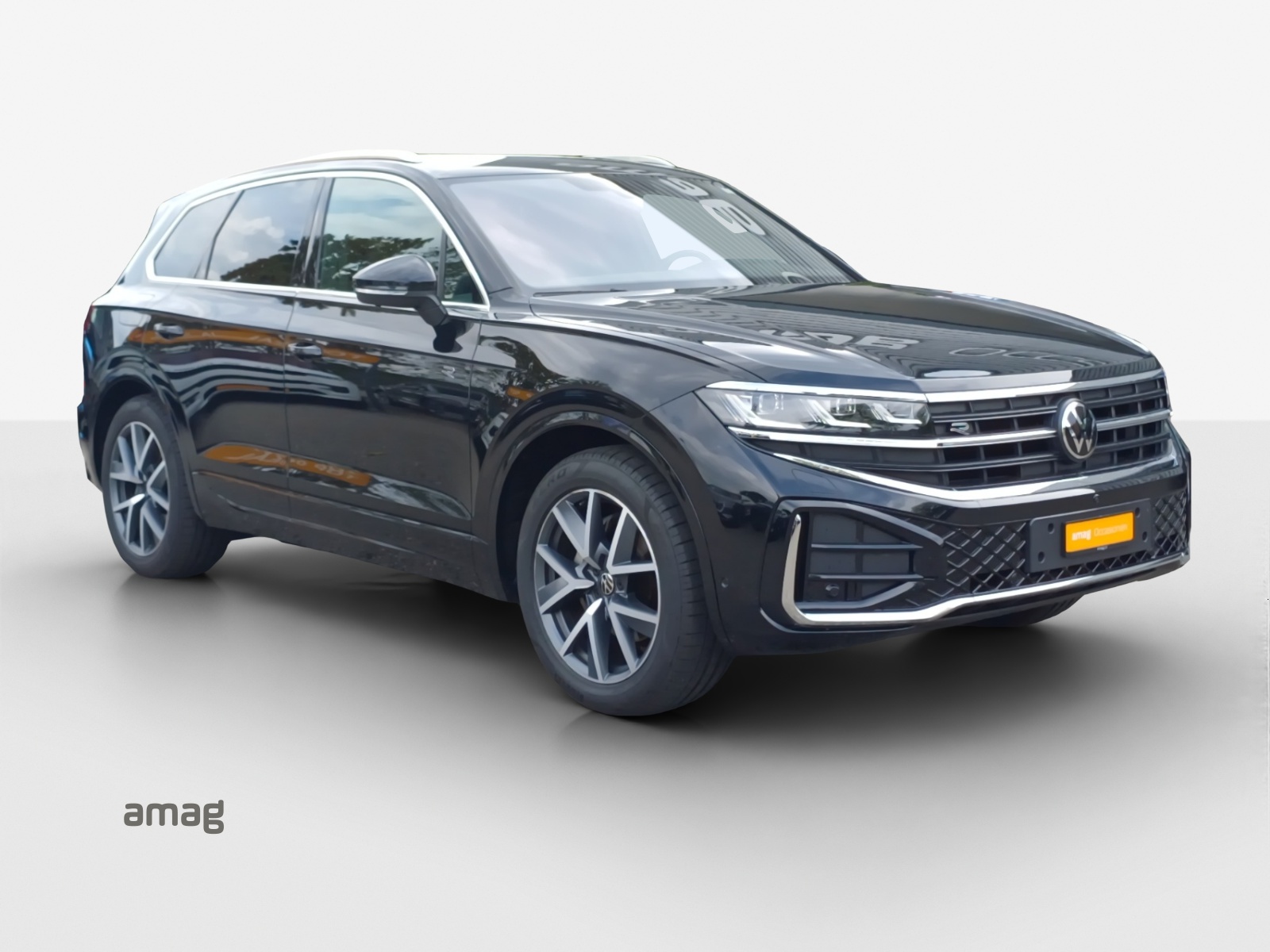 VW Touareg 3.0 TDI R-Line Tiptronic-image-5