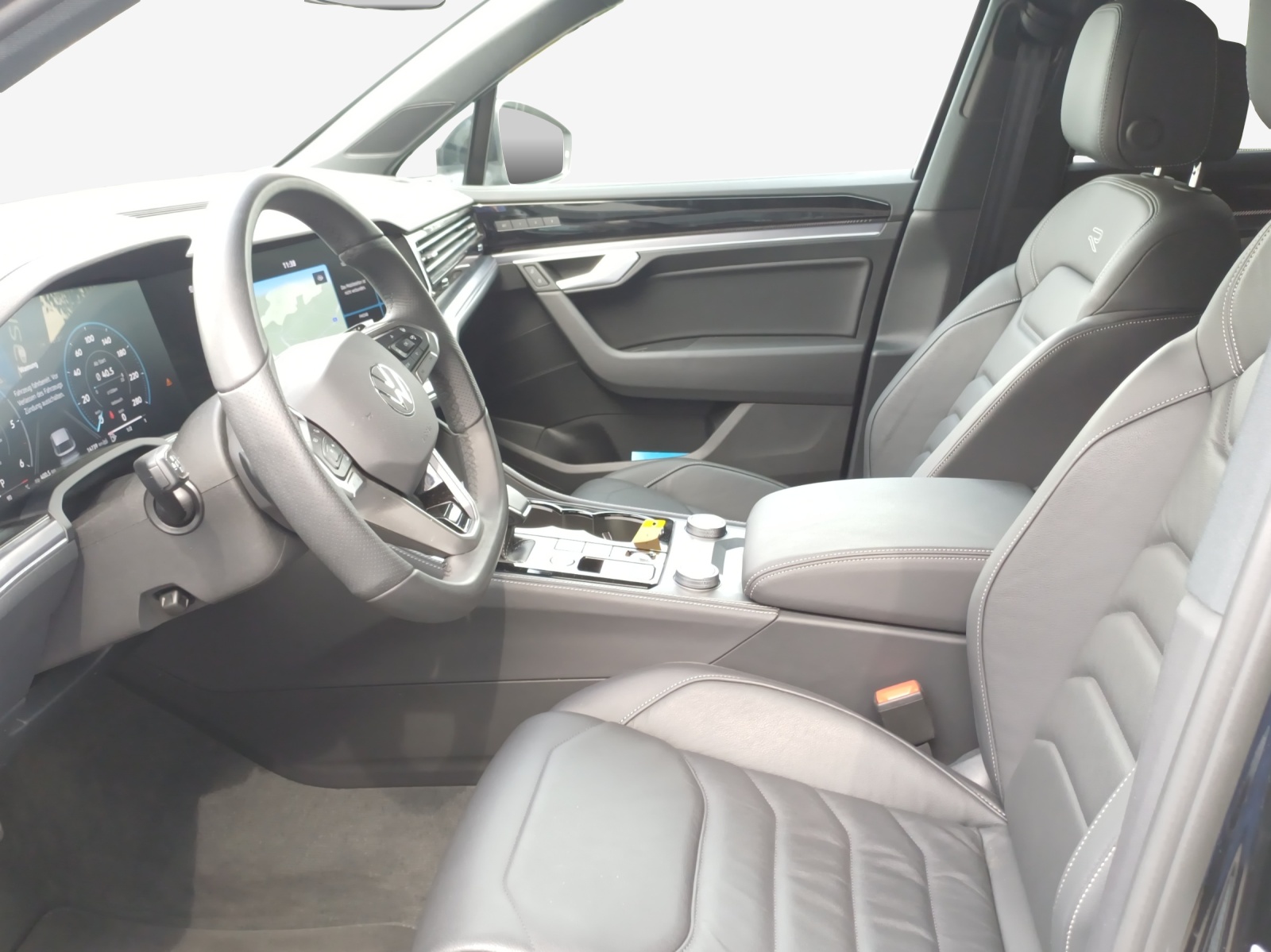 VW Touareg 3.0 TDI R-Line Tiptronic-image-7