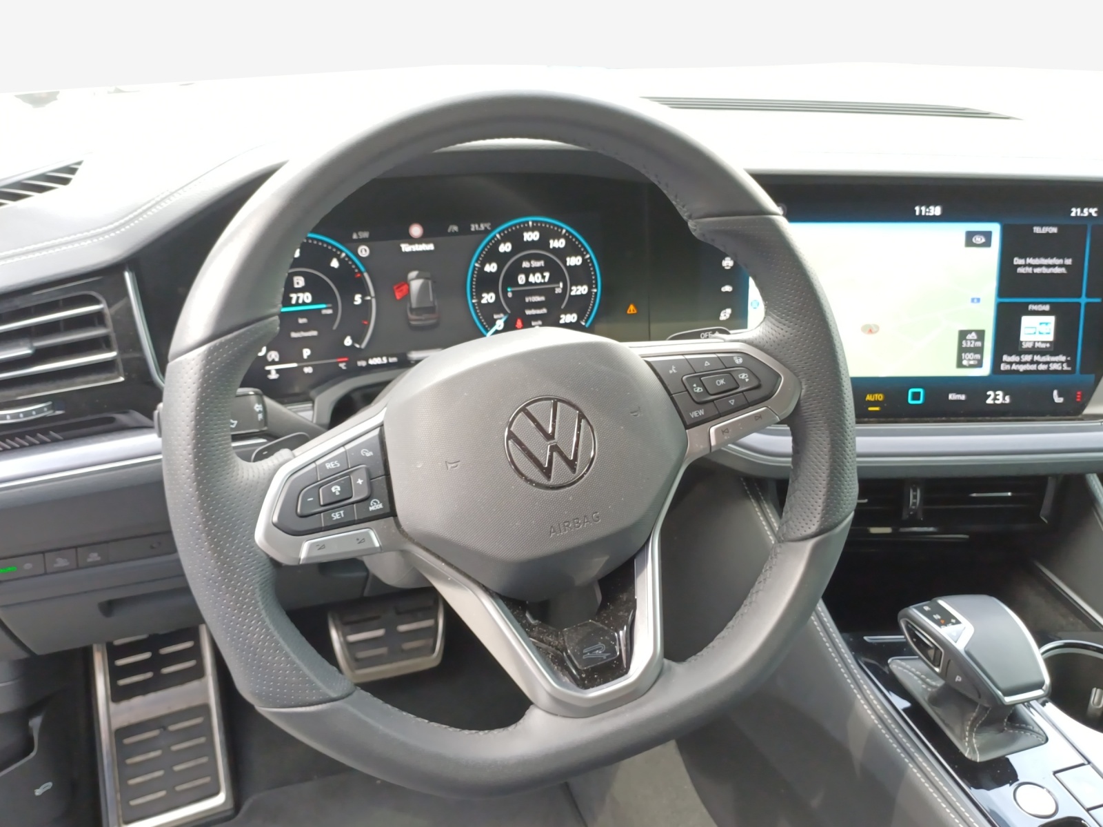 VW Touareg 3.0 TDI R-Line Tiptronic-image-9