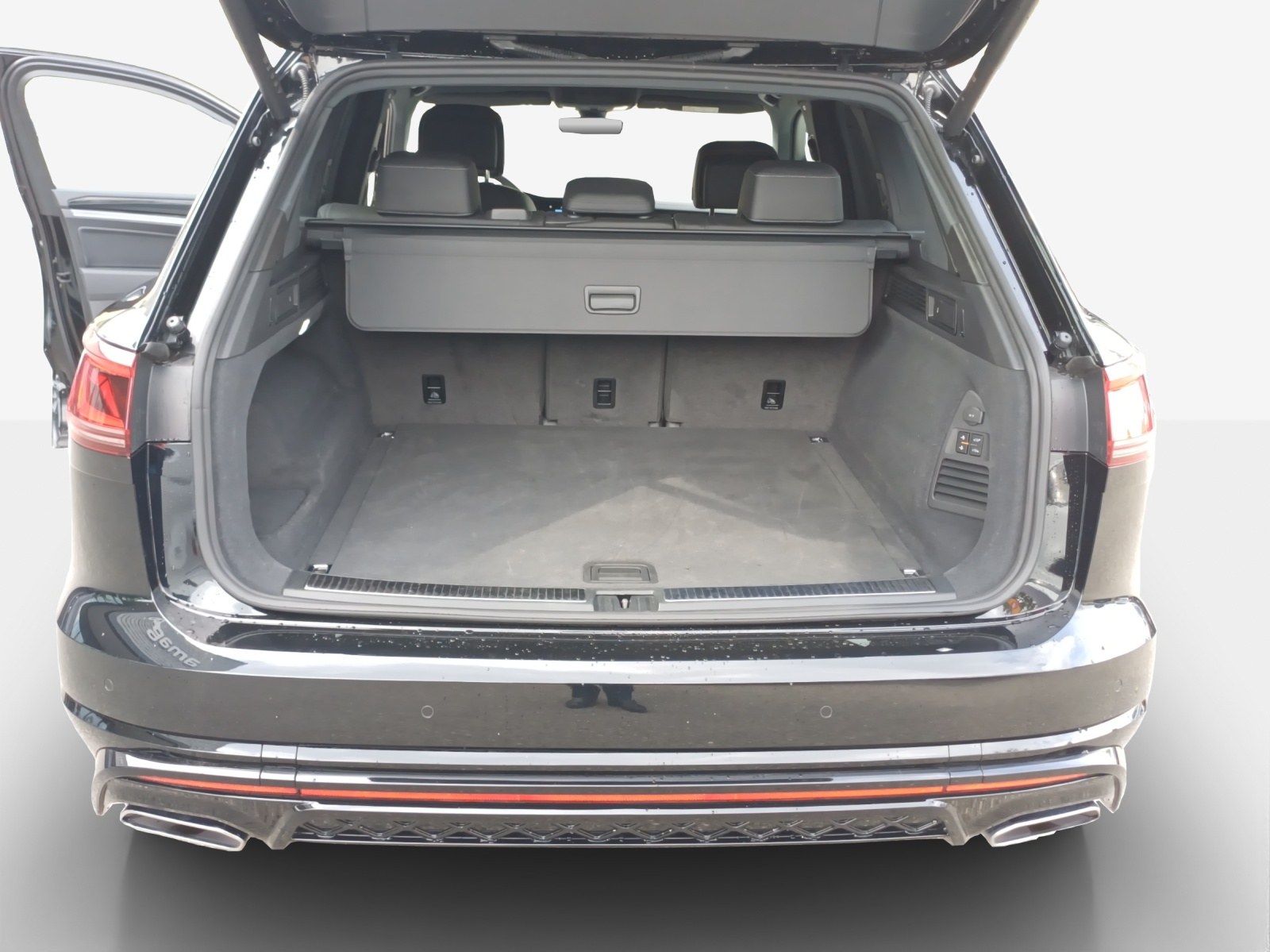 VW Touareg 3.0 TDI R-Line Tiptronic-image-12