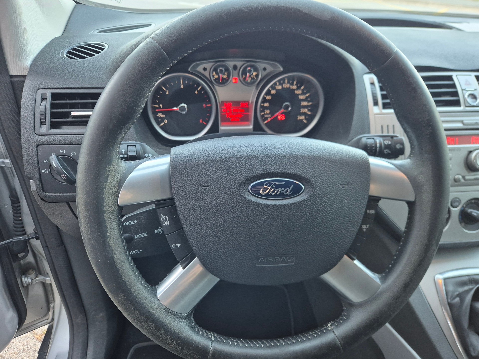 FORD Kuga 2.0 TDCi Carving 4WD-image-21