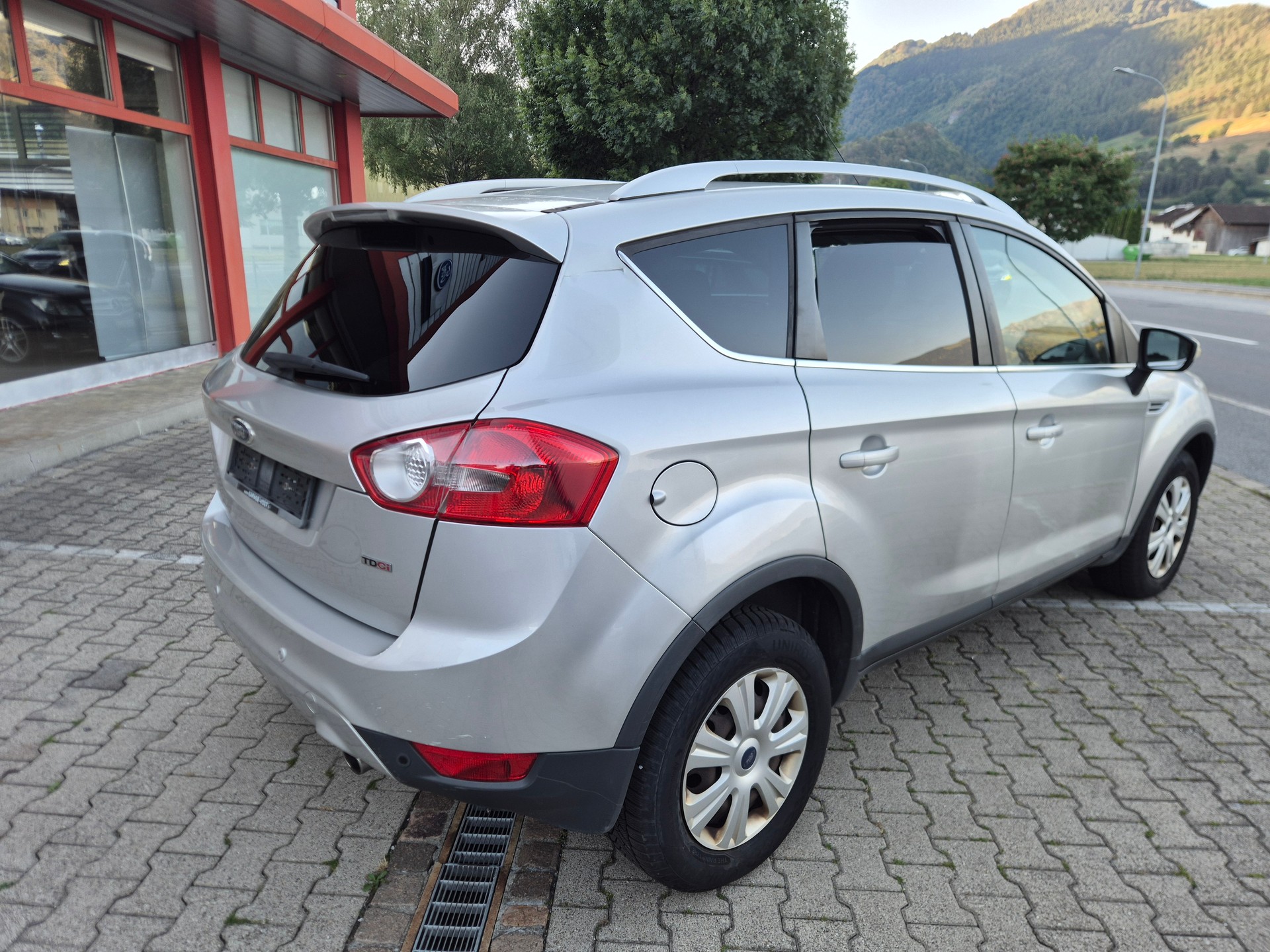 FORD Kuga 2.0 TDCi Carving 4WD-image-6