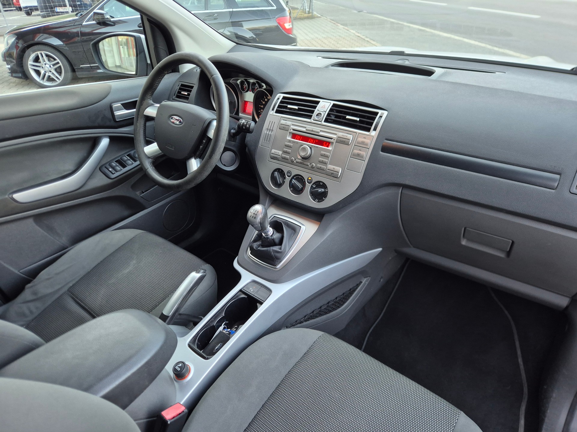 FORD Kuga 2.0 TDCi Carving 4WD-image-17