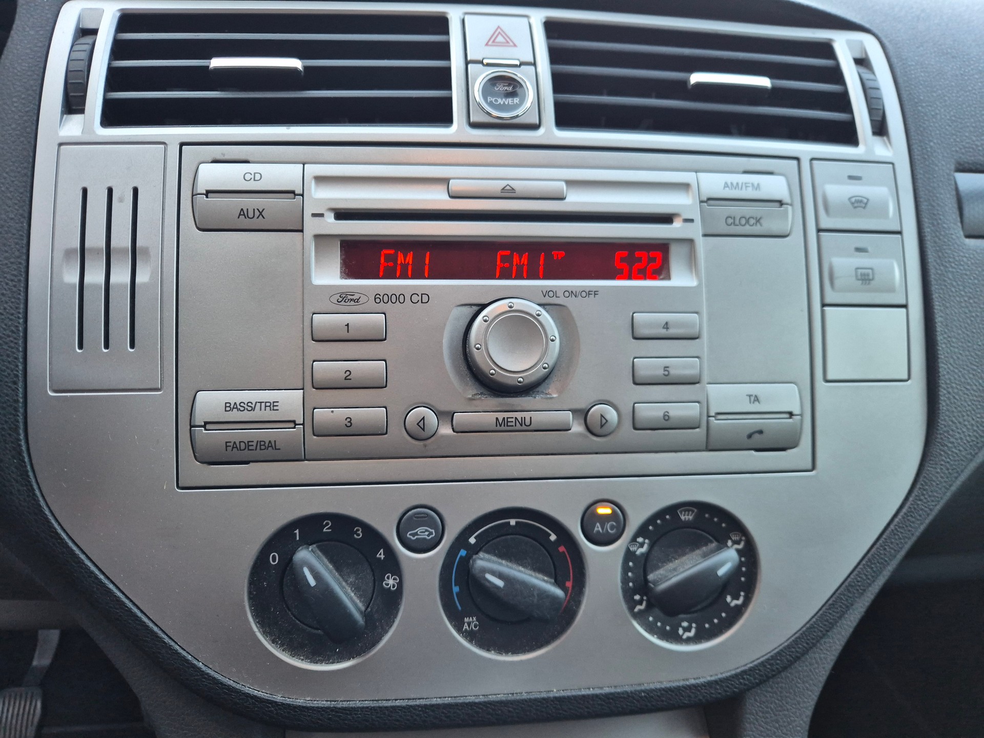 FORD Kuga 2.0 TDCi Carving 4WD-image-23