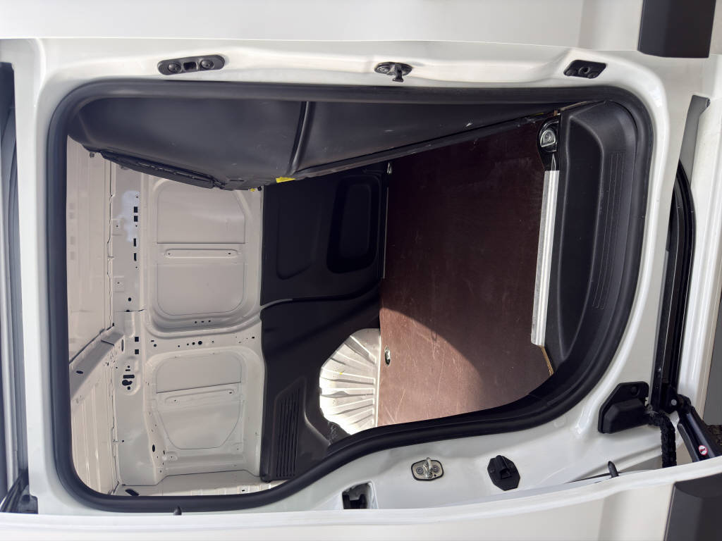 OPEL Combo cargo 2.0 t 1.2 Essentia S/S-image-11
