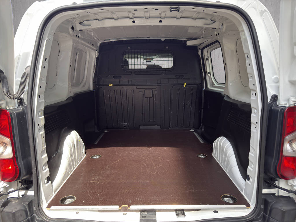 OPEL Combo cargo 2.0 t 1.2 Essentia S/S-image-10