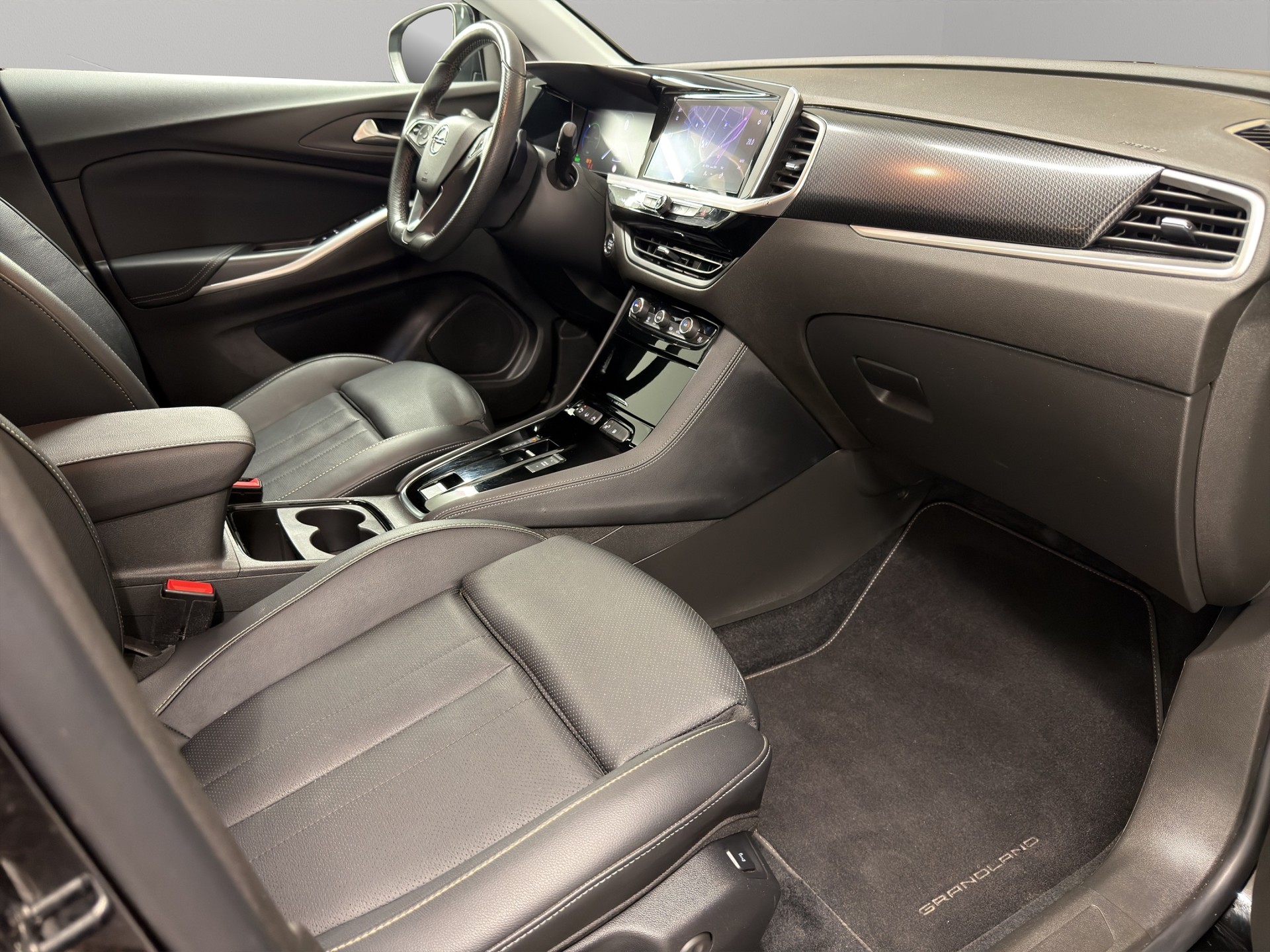OPEL Grandland 1.6 T PHEV GSE-image-10
