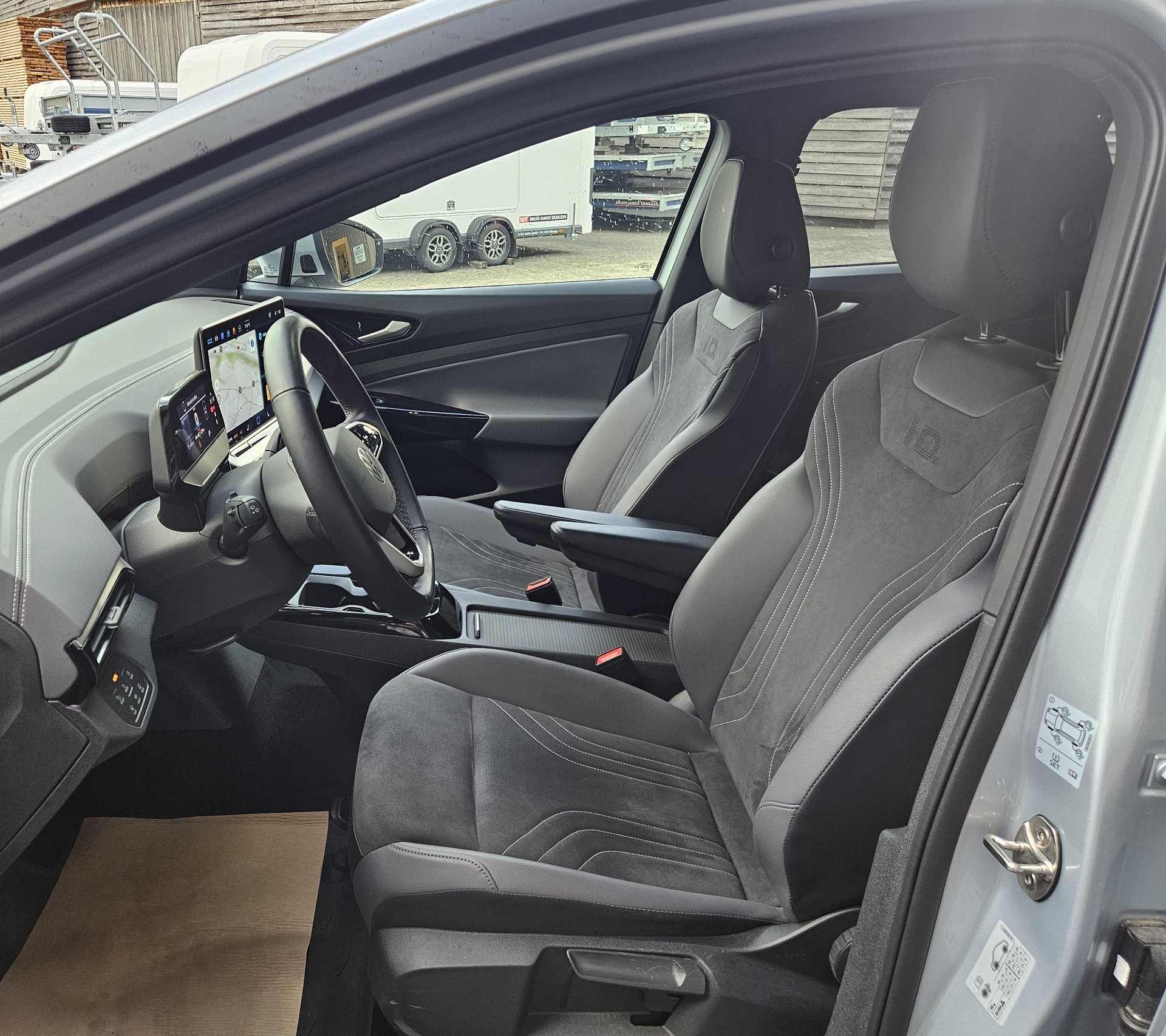VW ID.4 Pro 77 kWh mit Wärmepumpe und Anhängerkupplung-image-8