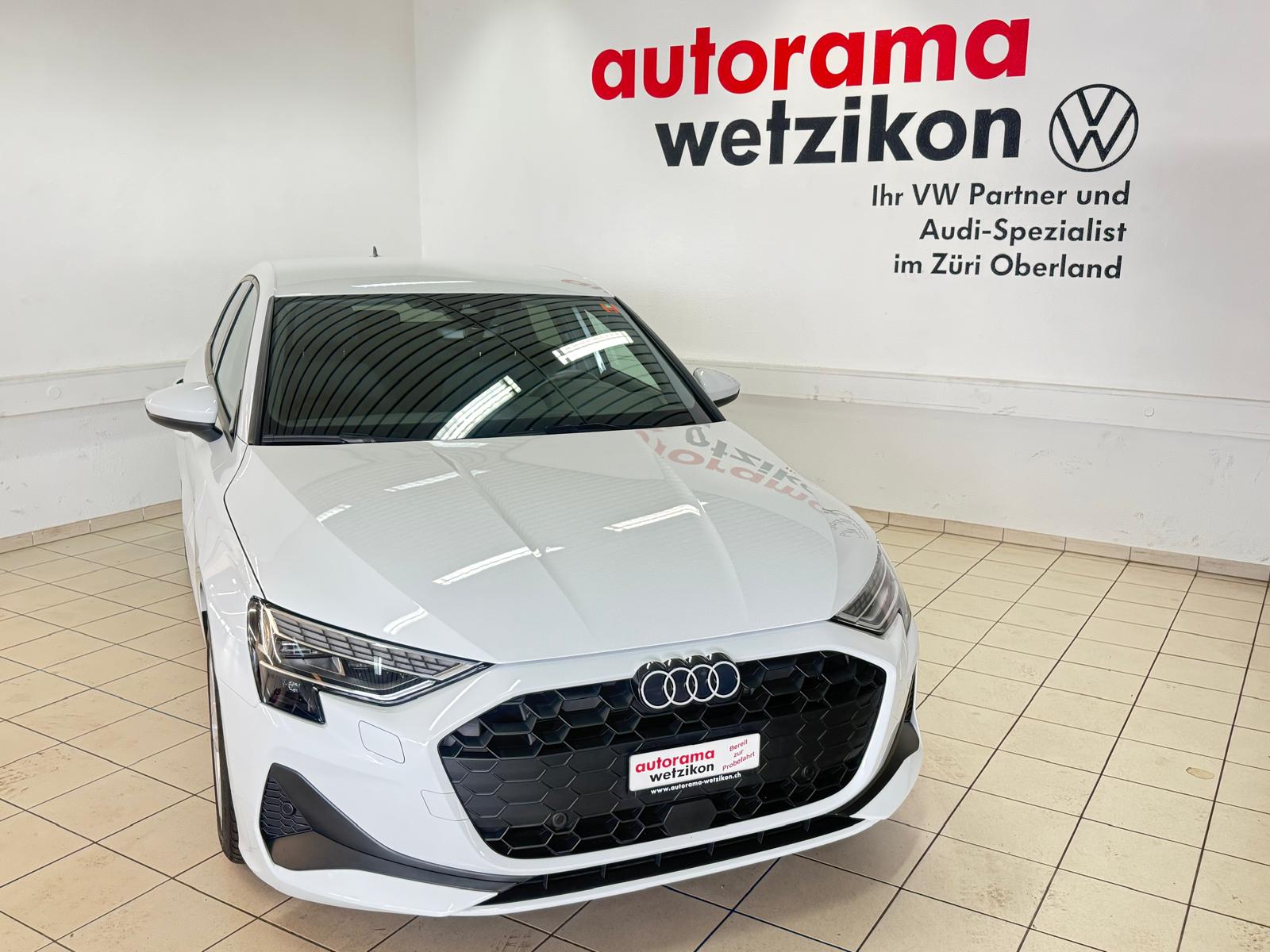 AUDI A3 Sportback 35 TFSI Attraction S-tronic-showroom-element-1