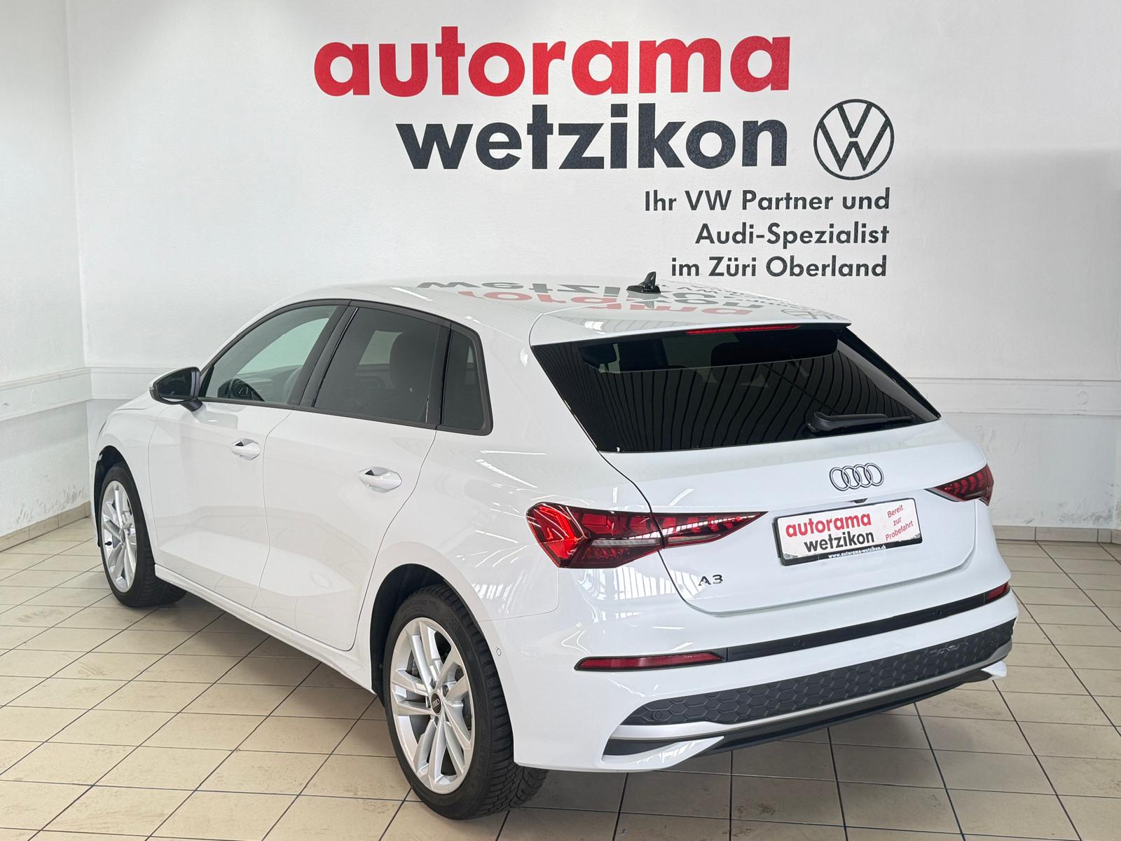AUDI A3 Sportback 35 TFSI Attraction S-tronic-showroom-element-2