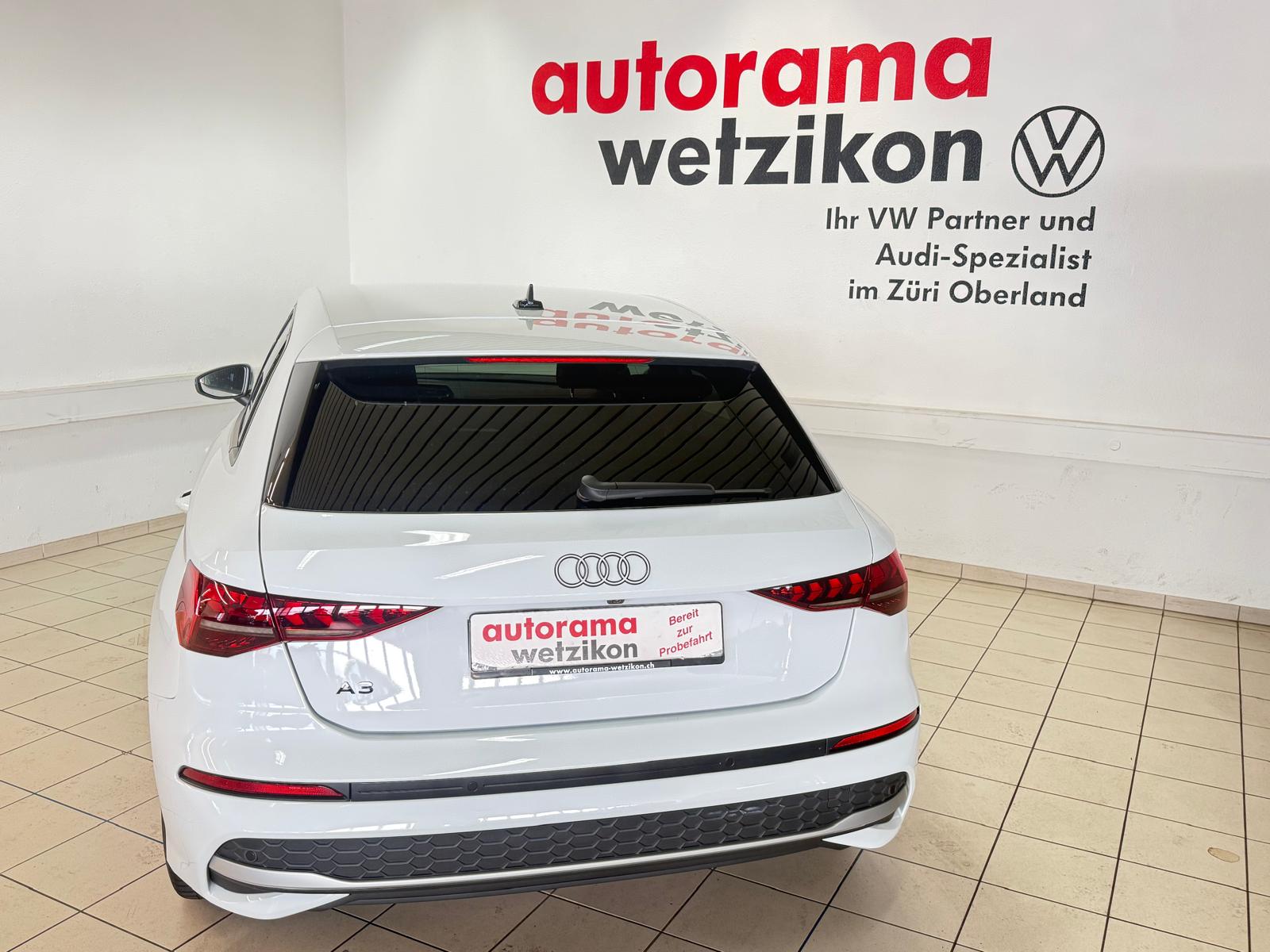 AUDI A3 Sportback 35 TFSI Attraction S-tronic-showroom-element-3