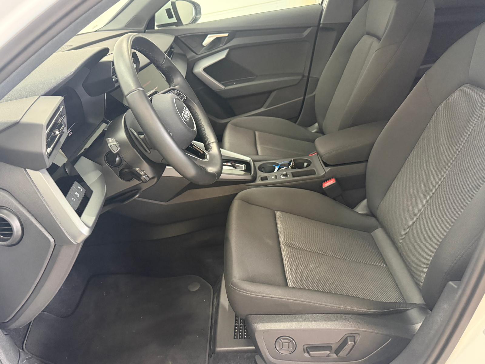 AUDI A3 Sportback 35 TFSI Attraction S-tronic-image-10