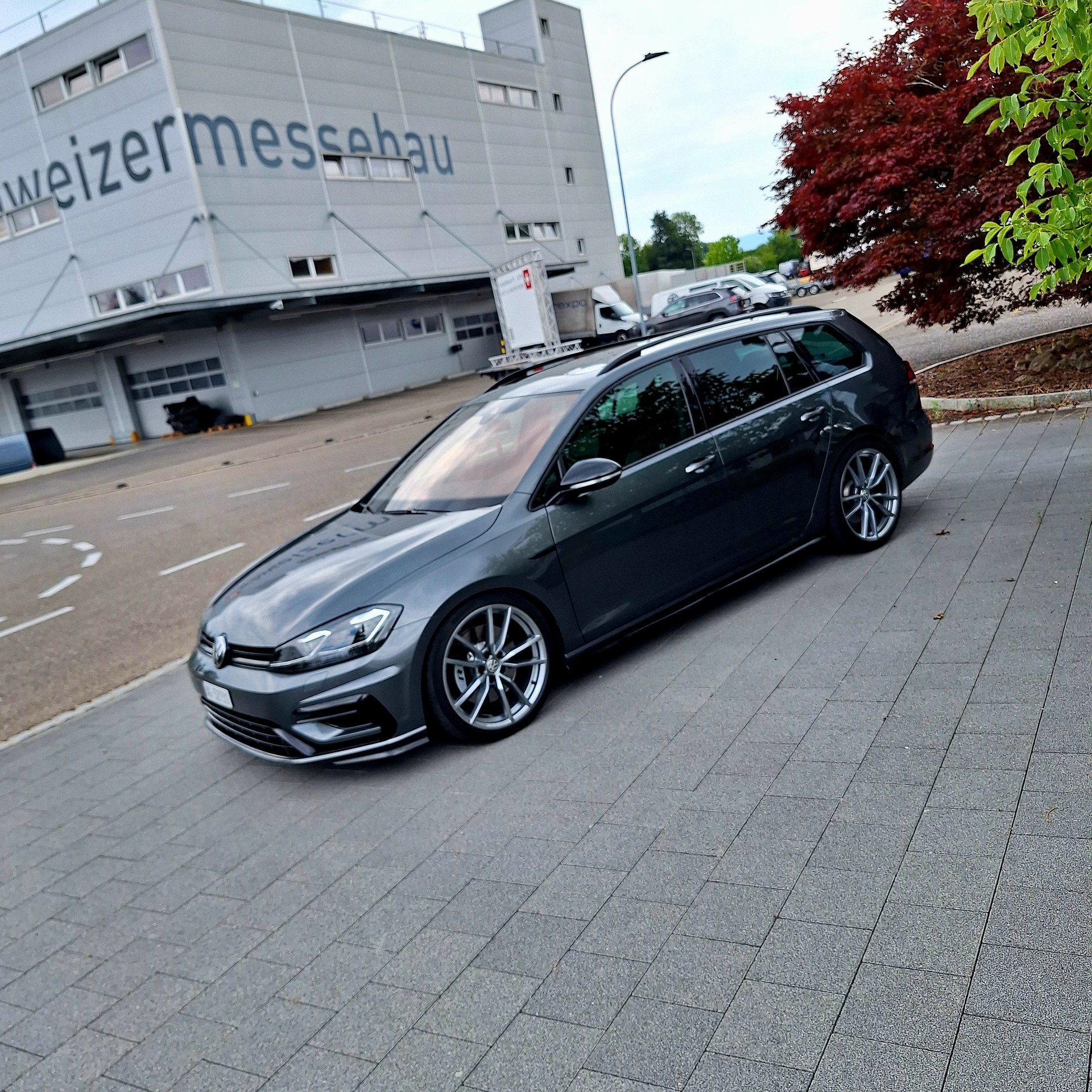 VW 2.0 TSI R DSG 4motion-image-0