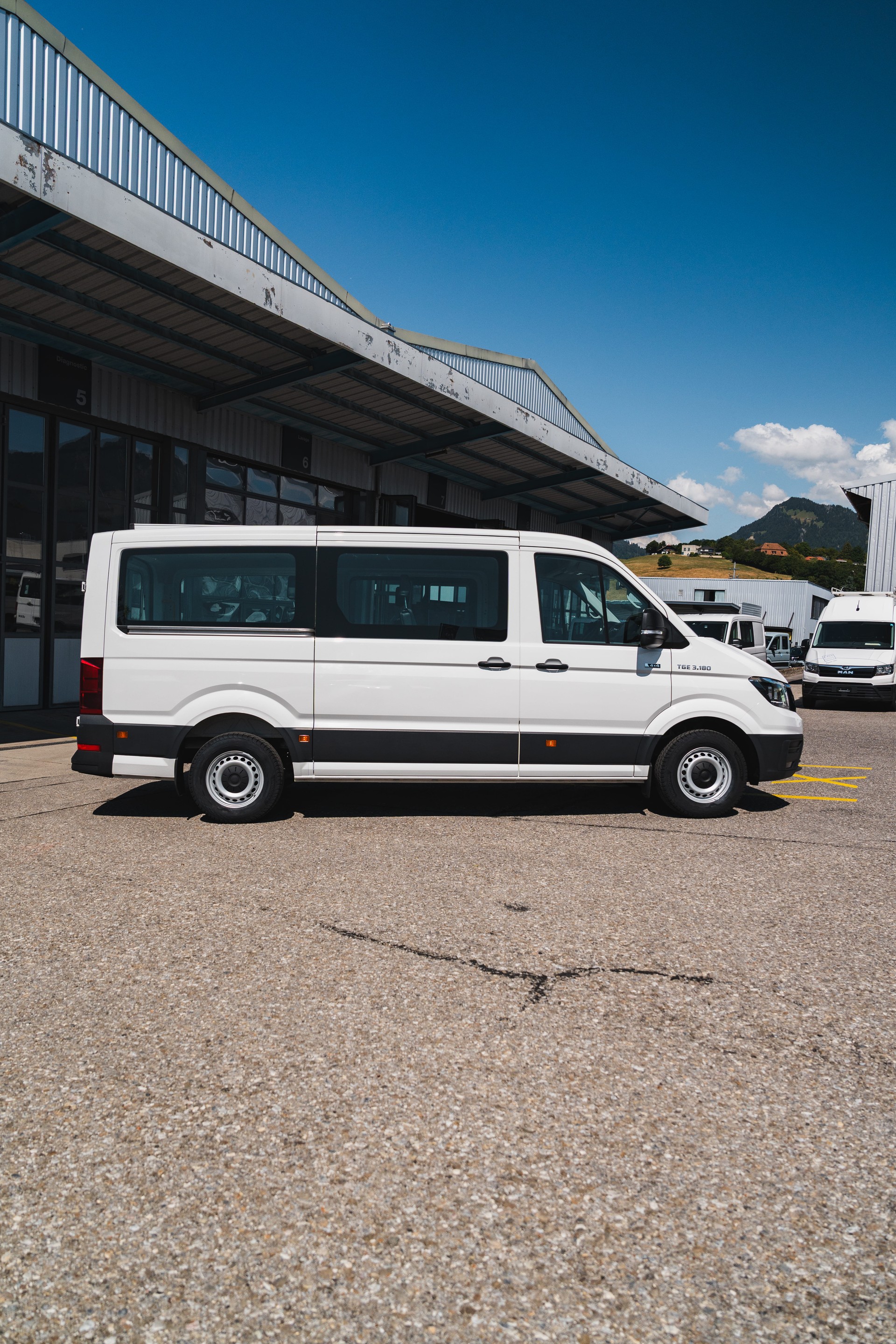 MAN Minibus 9 places 4x4-showroom-element-1