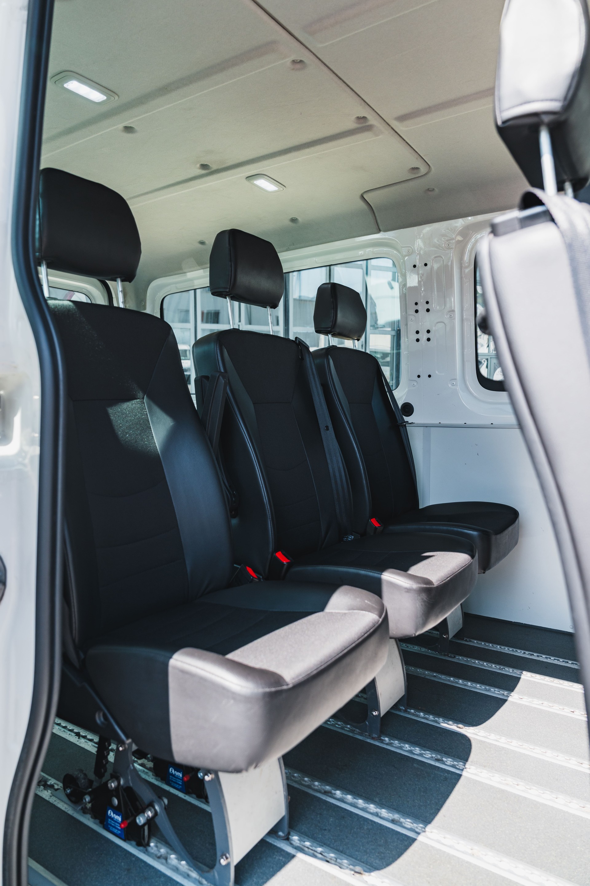 MAN Minibus 9 places 4x4-image-6