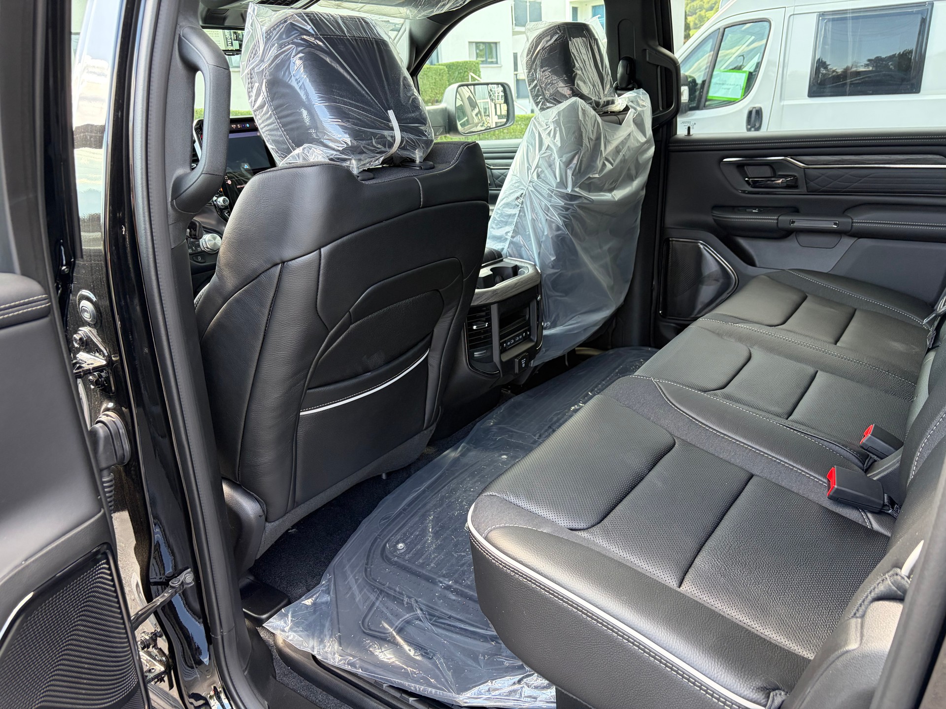 DODGE Ram 1500 Limited Crew Cab Night V8 4WD MY 26-image-8