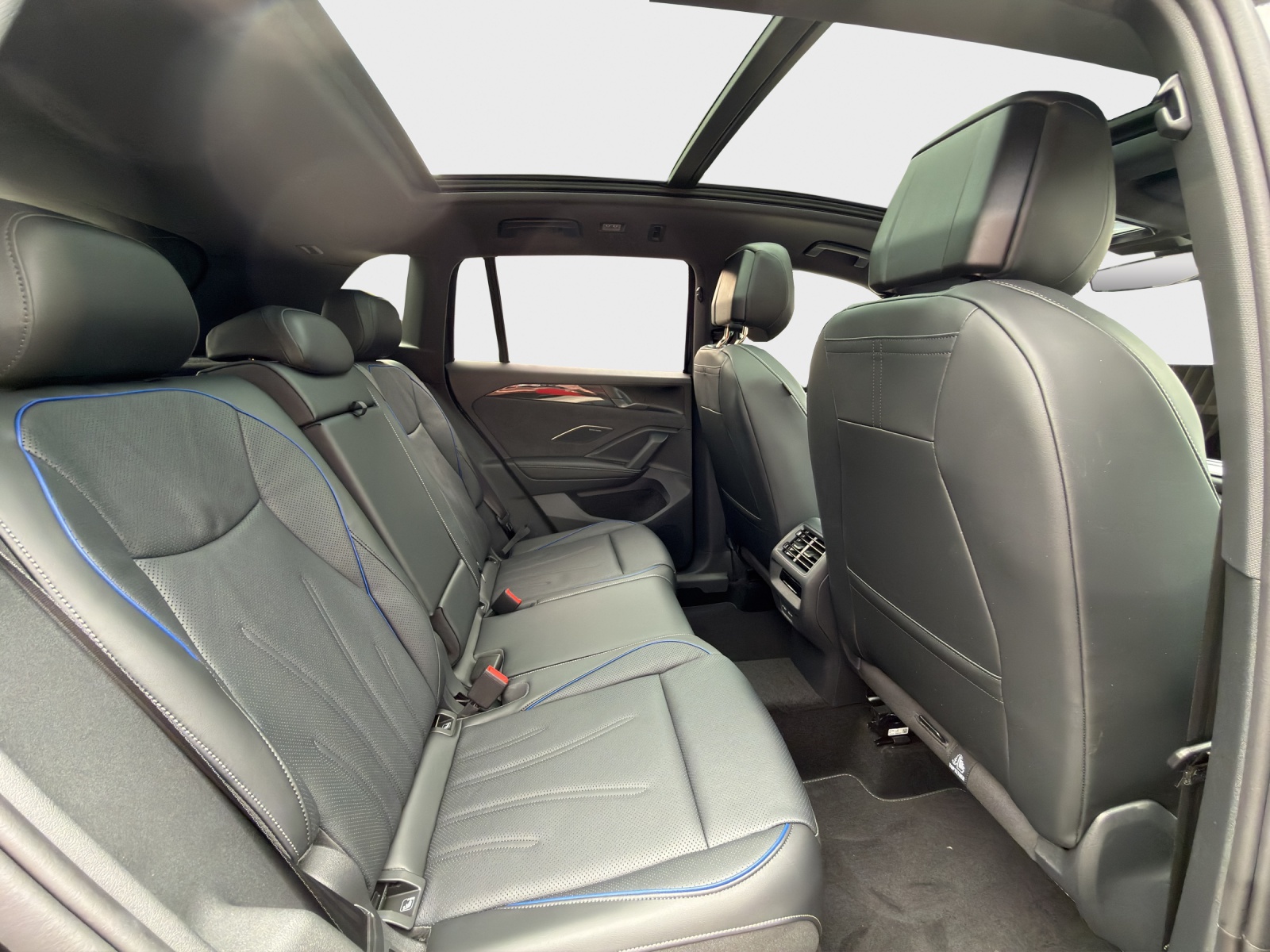 VW Tiguan 2.0 TSI DSG R-Line 4Motion-image-11