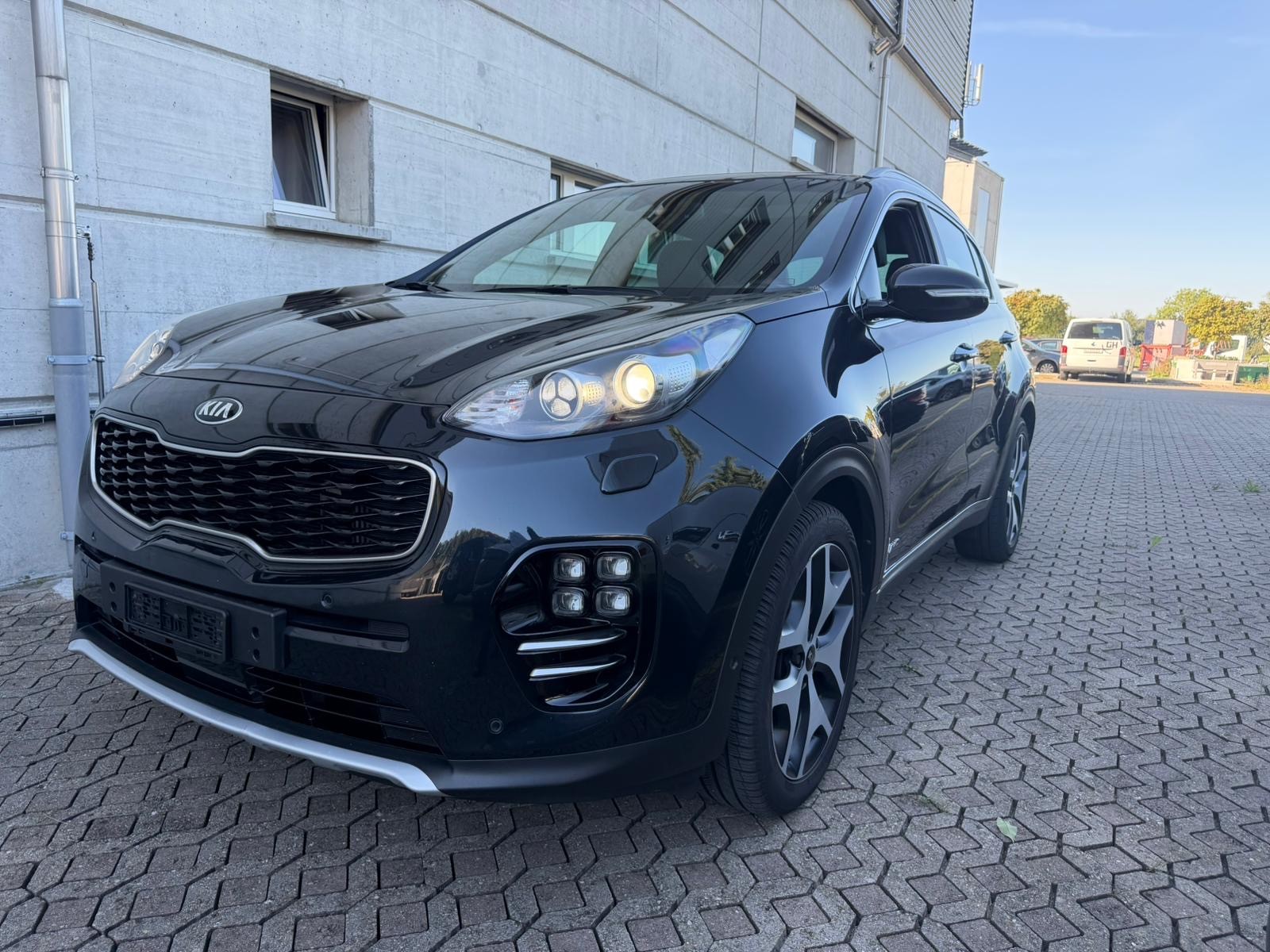 KIA Sportage 2.0CRDi Style GT Line 4WD Automat-showroom-element-1