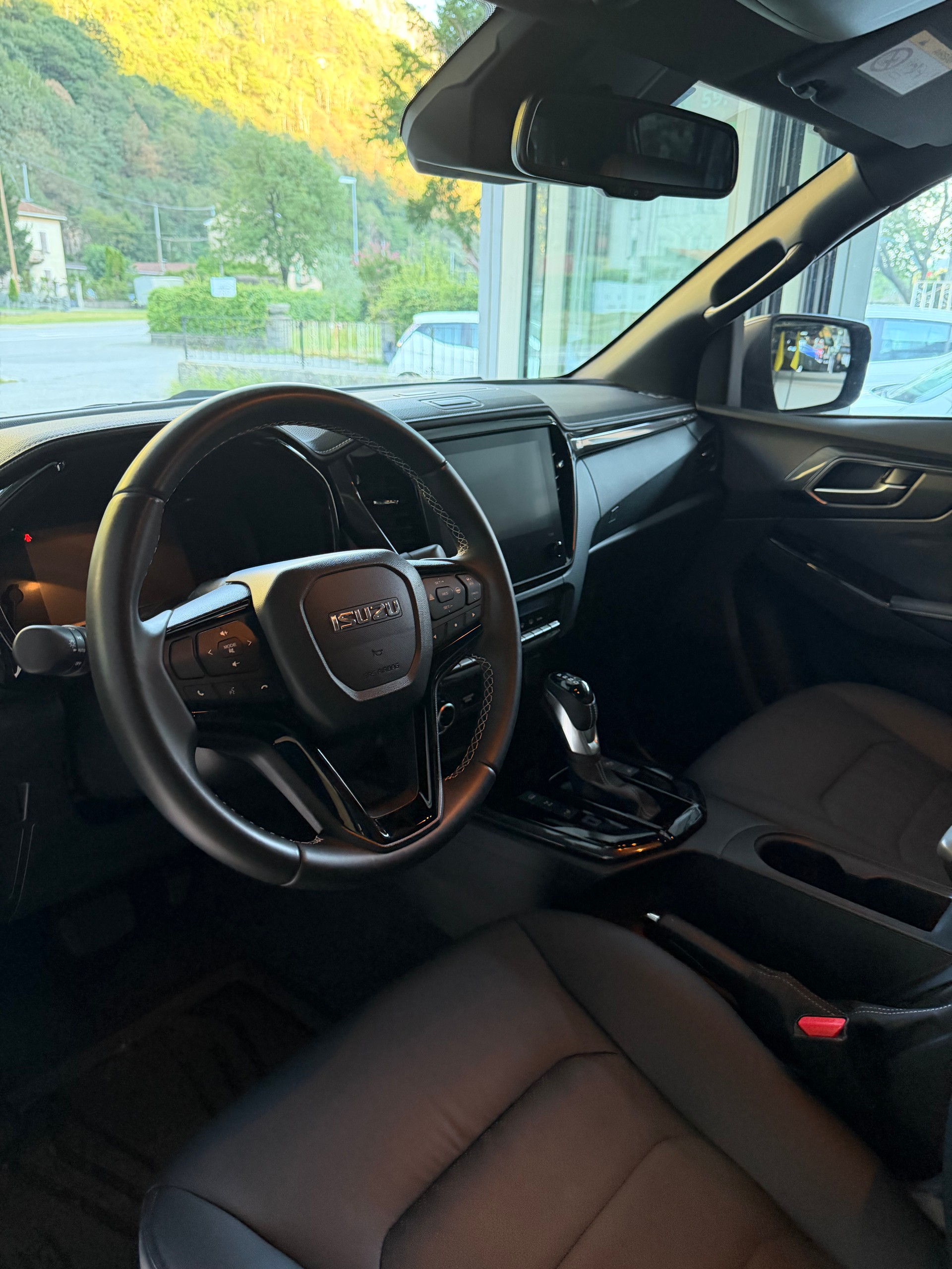ISUZU D-MAX 1.9 CrewCab N60 Nitro Sport 4x4-image-9