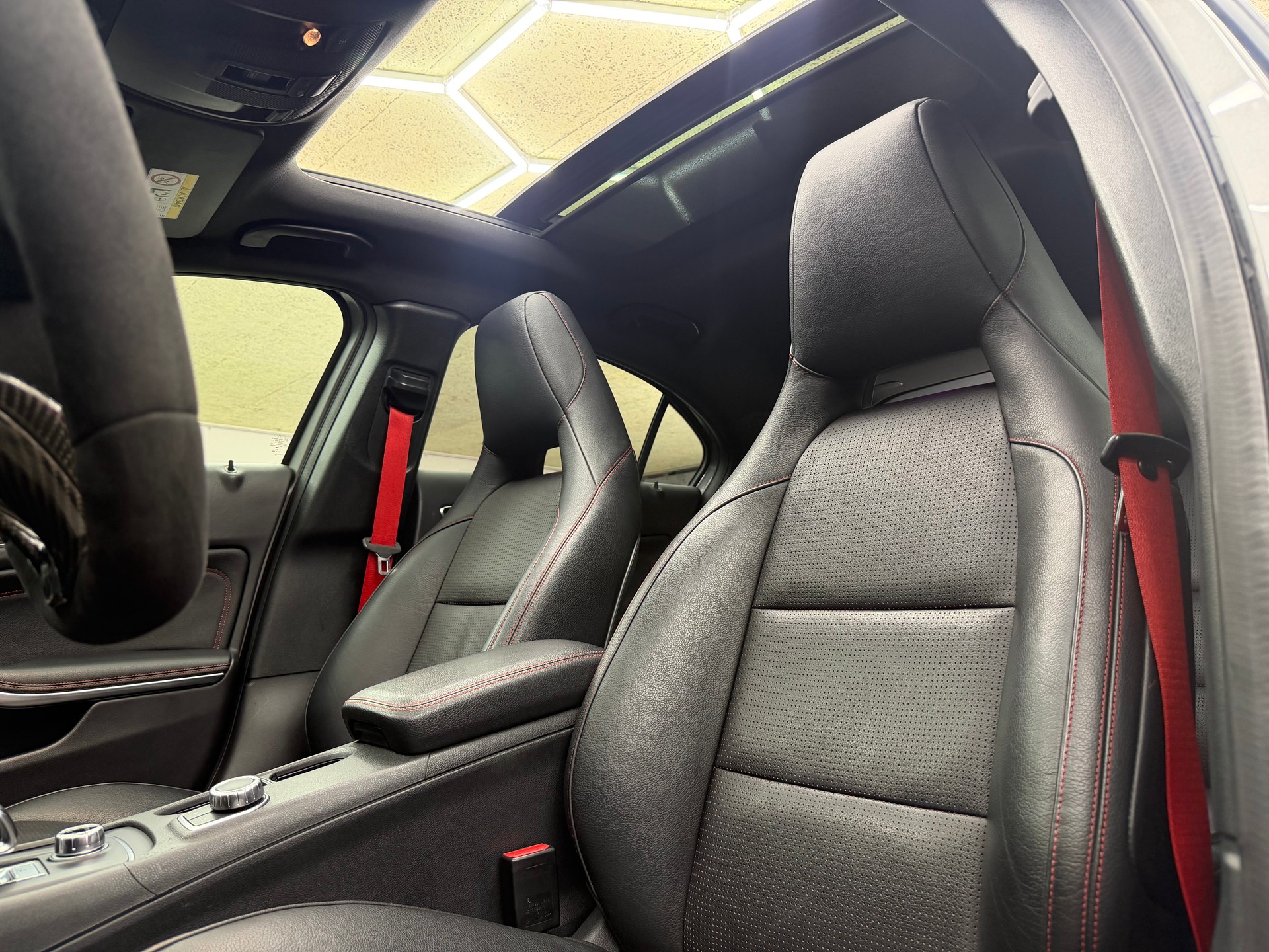 MERCEDES-BENZ A 45 AMG 4Matic Speedshift 7G-DCT *CH / H&R / Maxton*-image-8