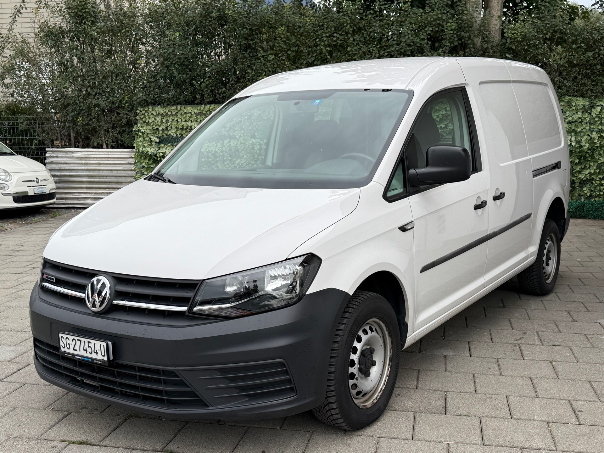 VW Caddy Maxi 2.0TDI 4Motion BlueMotion Technology-image-4