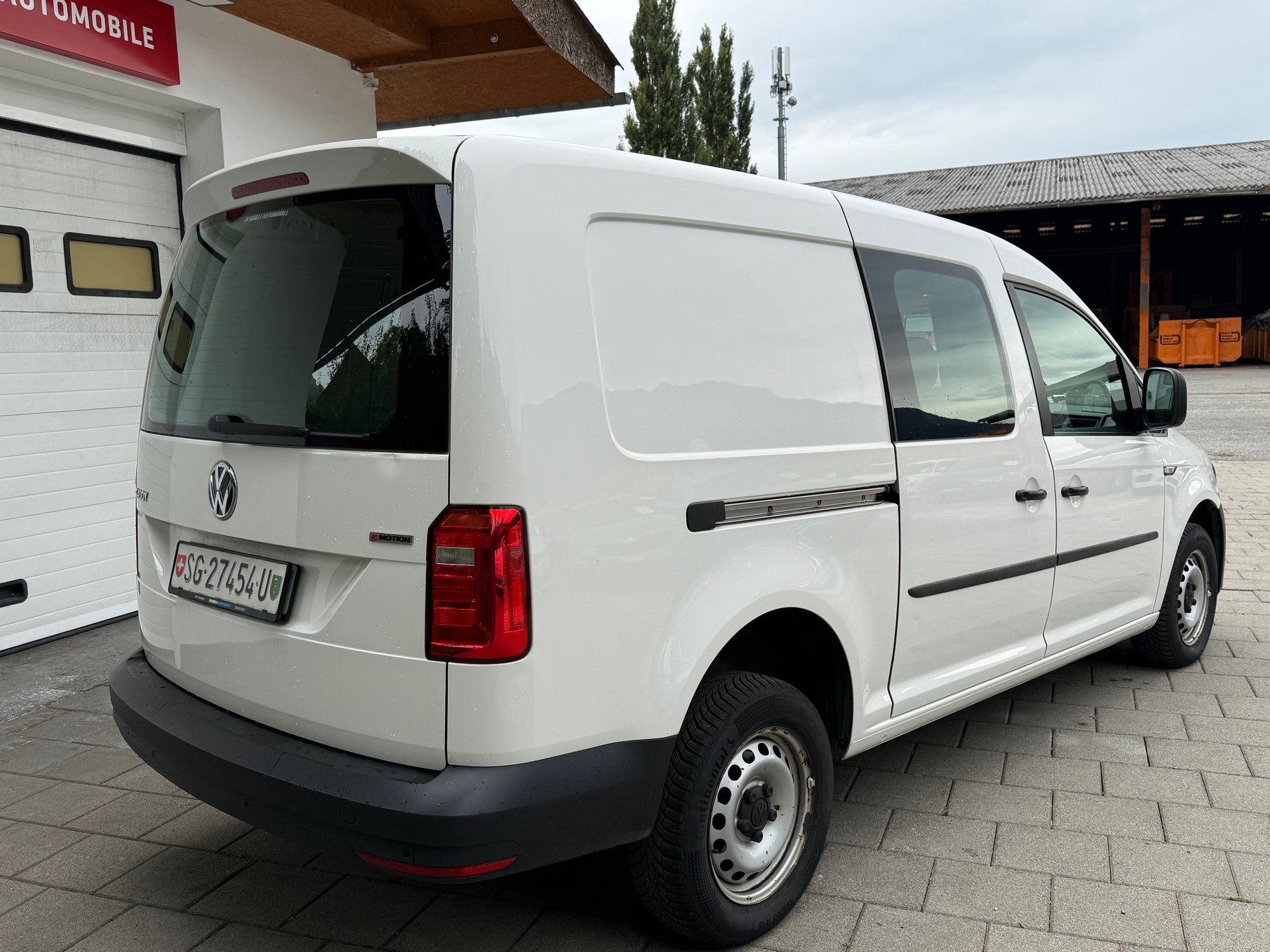VW Caddy Maxi 2.0TDI 4Motion BlueMotion Technology-image-9