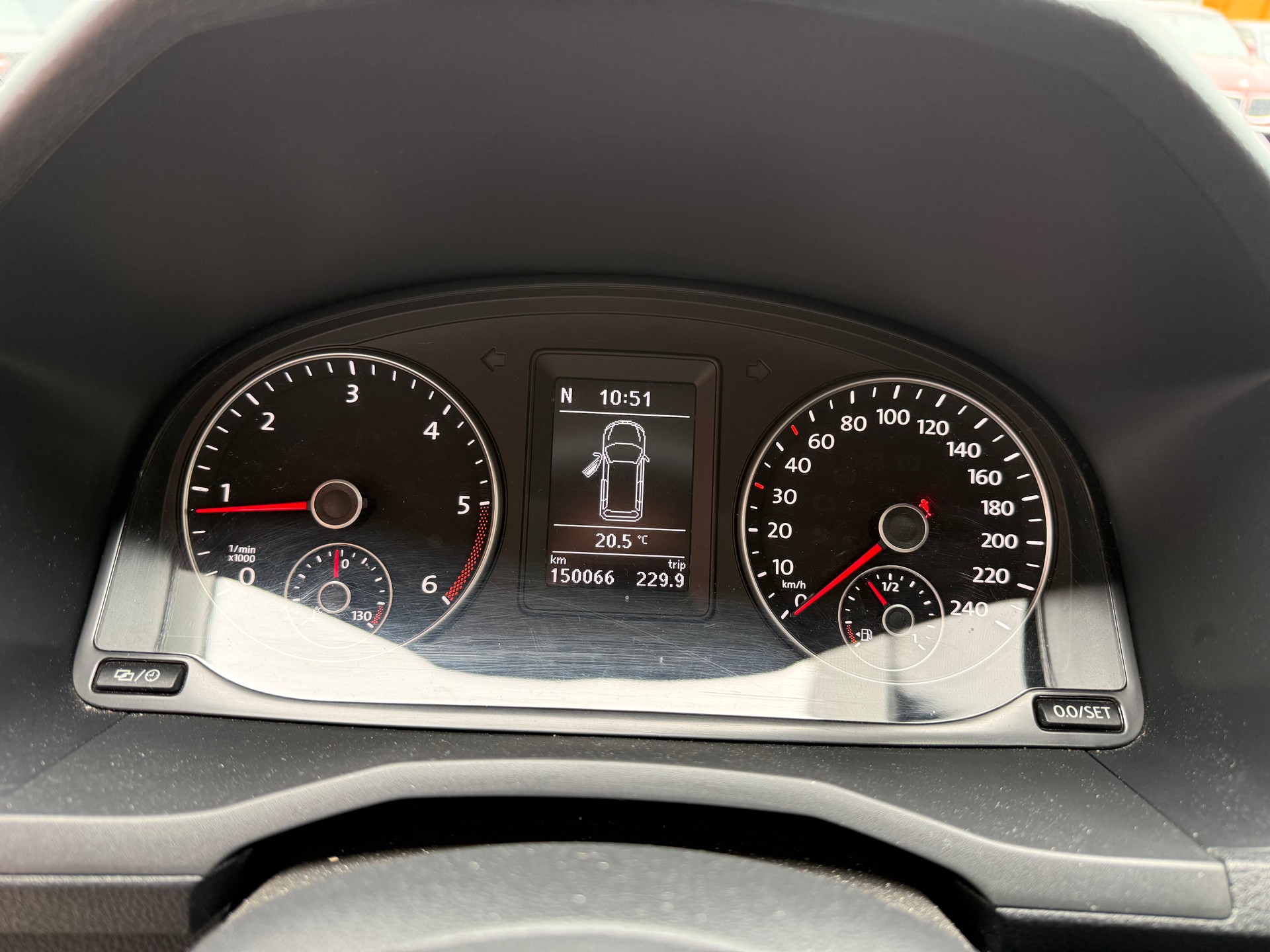 VW Caddy Maxi 2.0TDI 4Motion BlueMotion Technology-image-21
