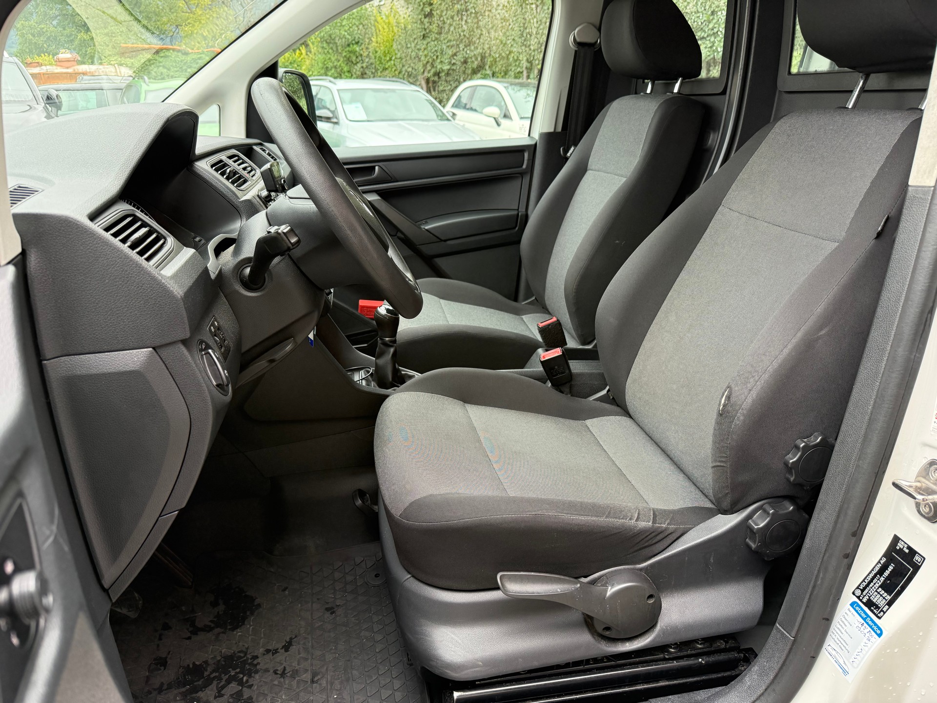 VW Caddy Maxi 2.0TDI 4Motion BlueMotion Technology-image-18