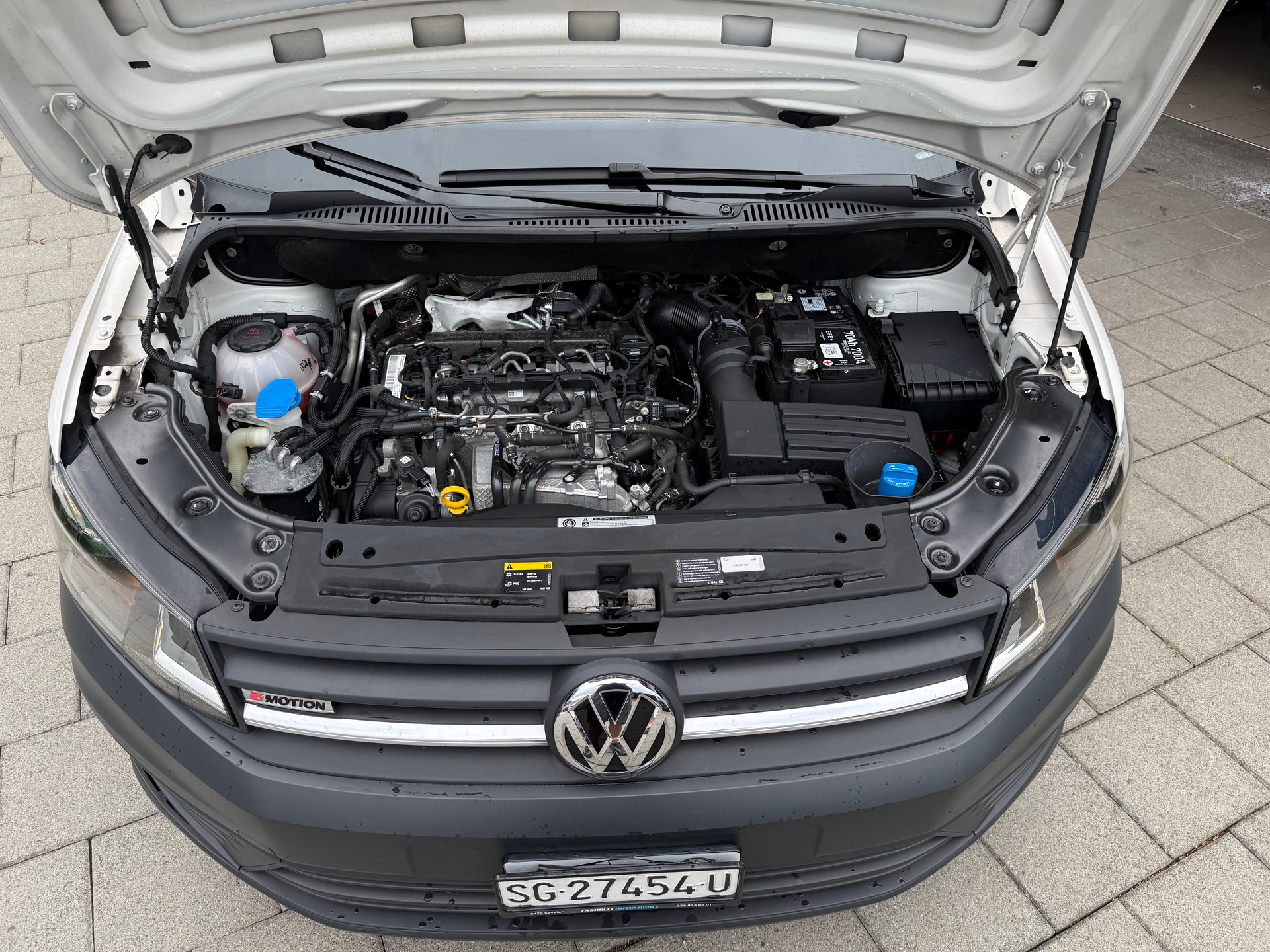 VW Caddy Maxi 2.0TDI 4Motion BlueMotion Technology-image-22