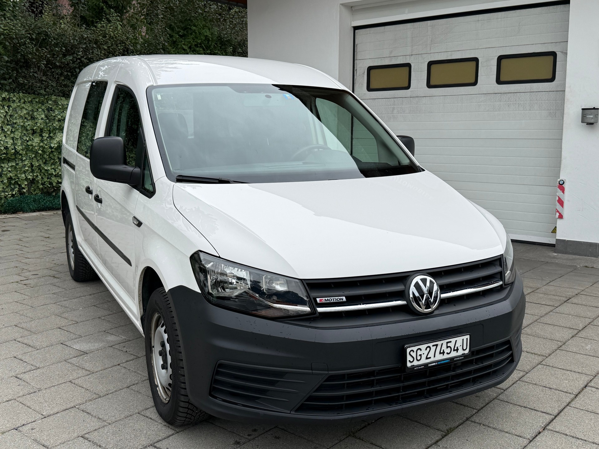 VW Caddy Maxi 2.0TDI 4Motion BlueMotion Technology-image-2