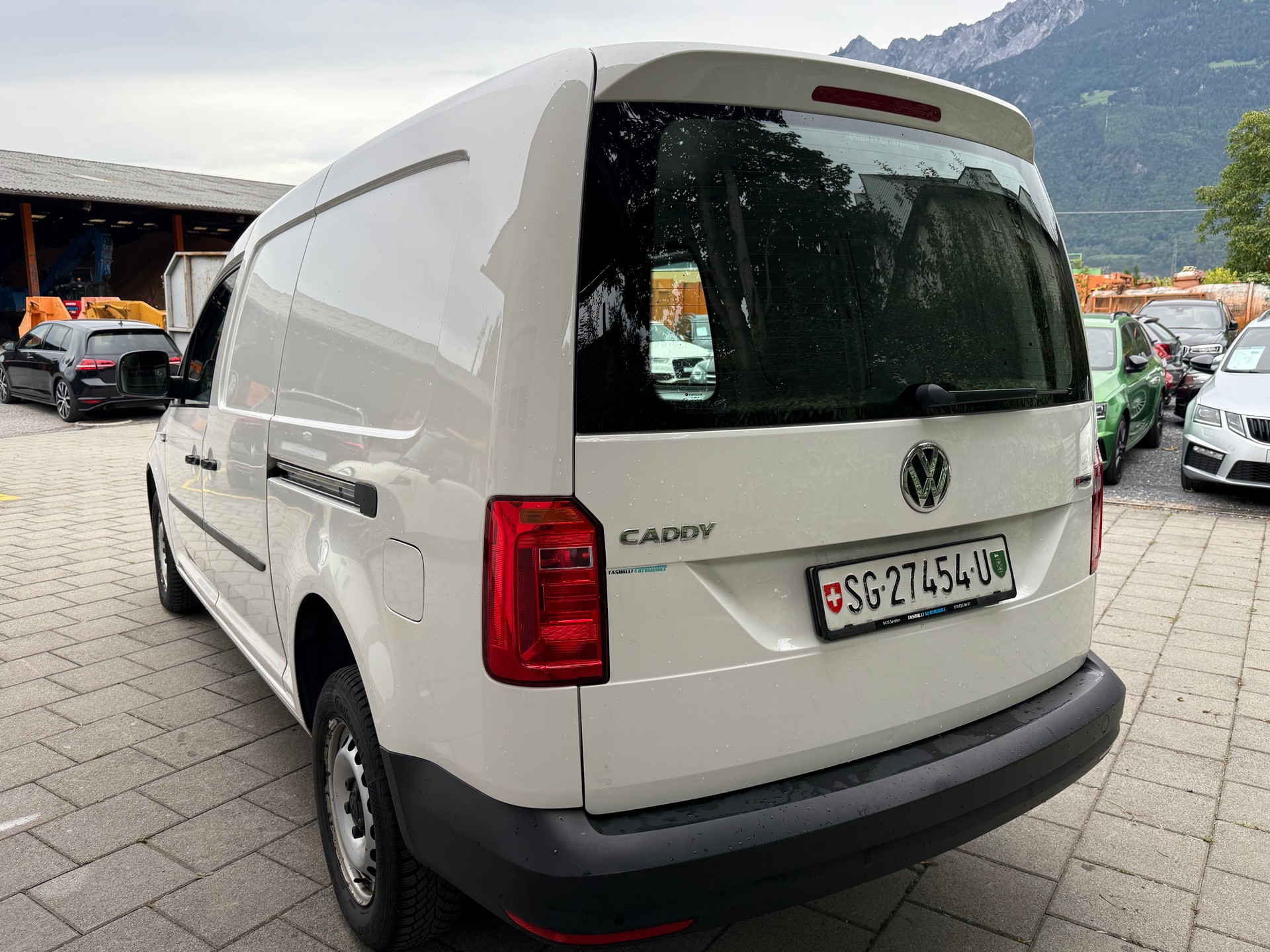 VW Caddy Maxi 2.0TDI 4Motion BlueMotion Technology-image-7