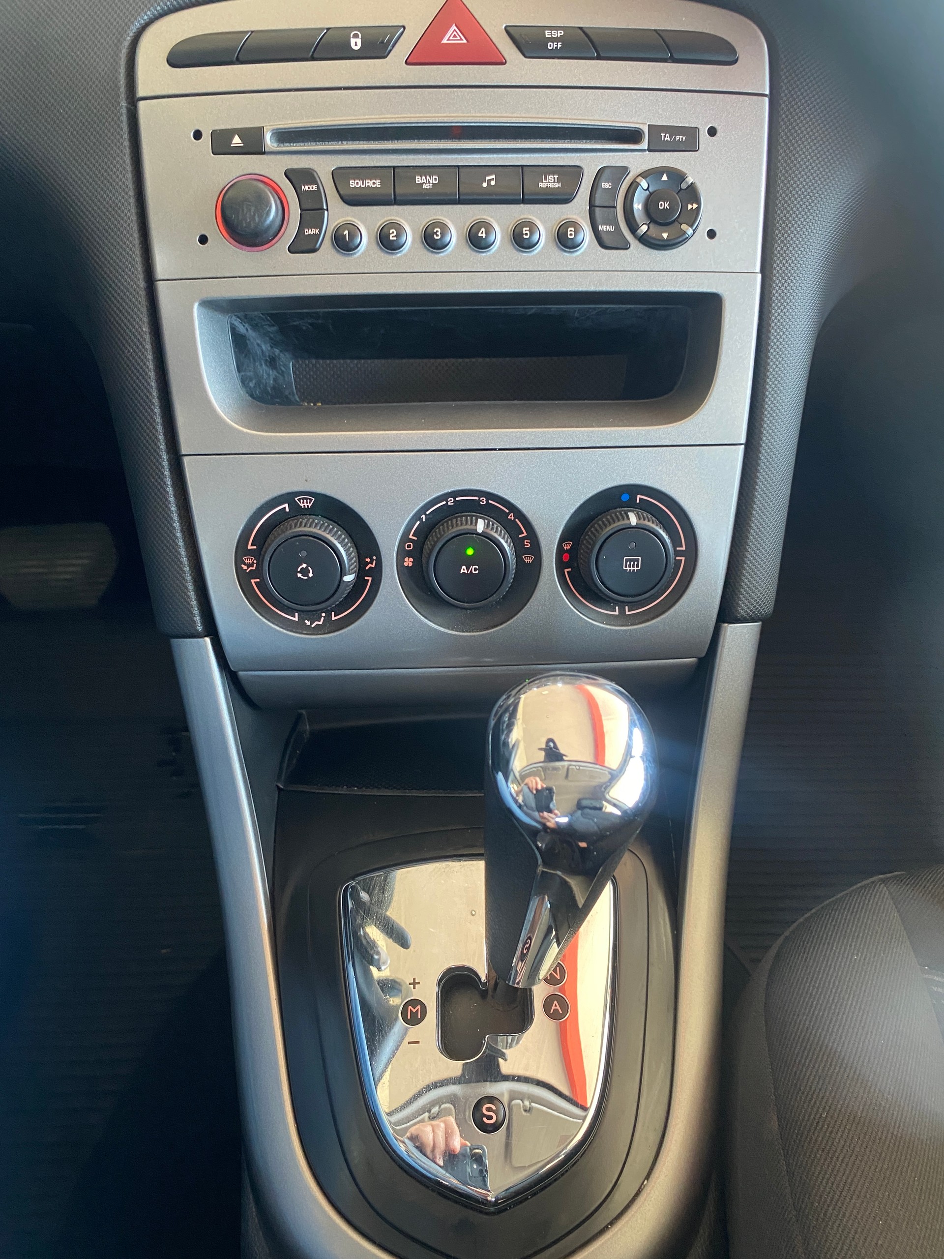 PEUGEOT 308 SW 1.6 HDI Active EGS6-image-10