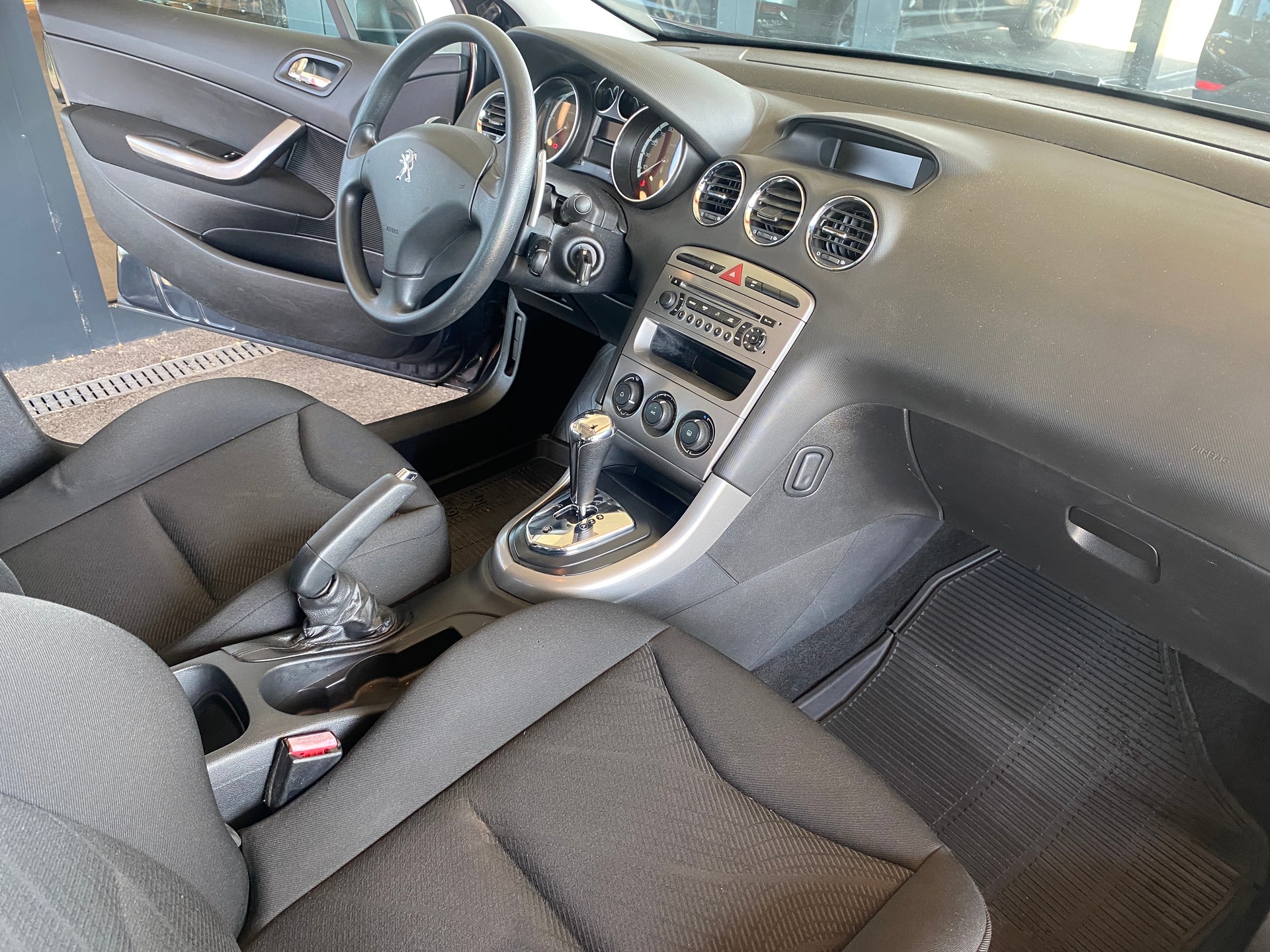 PEUGEOT 308 SW 1.6 HDI Active EGS6-image-5