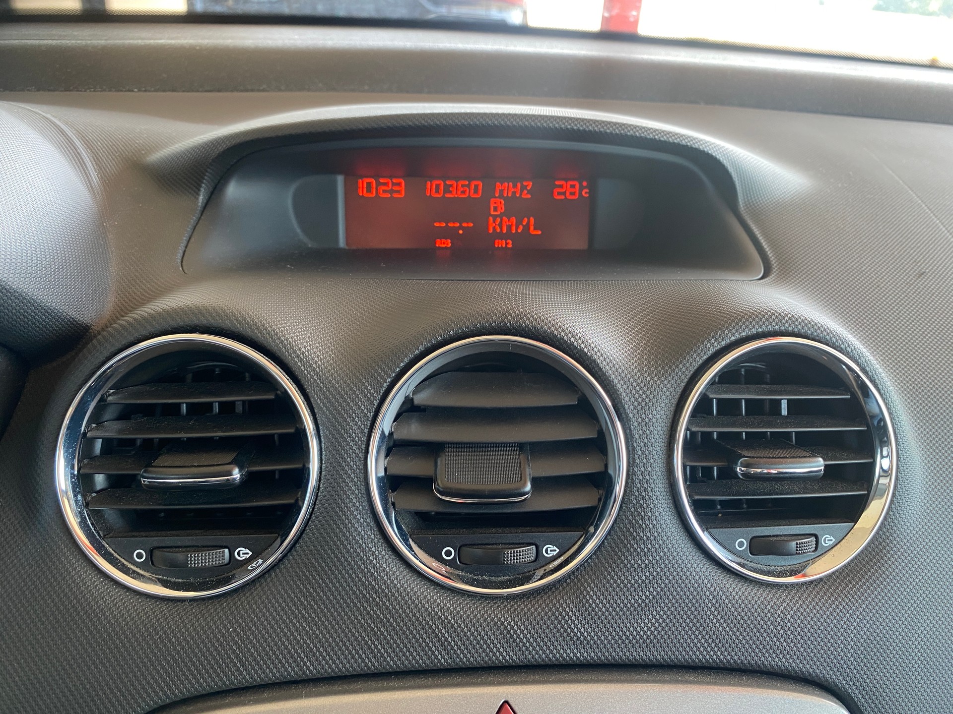 PEUGEOT 308 SW 1.6 HDI Active EGS6-image-11